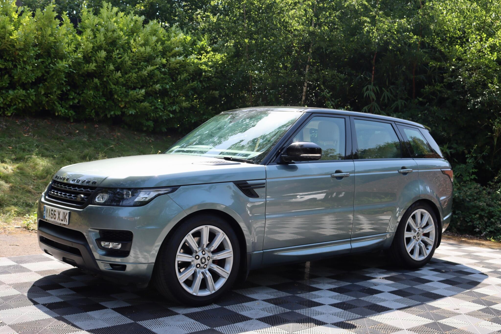 Land Rover Range Rover Sport view 12