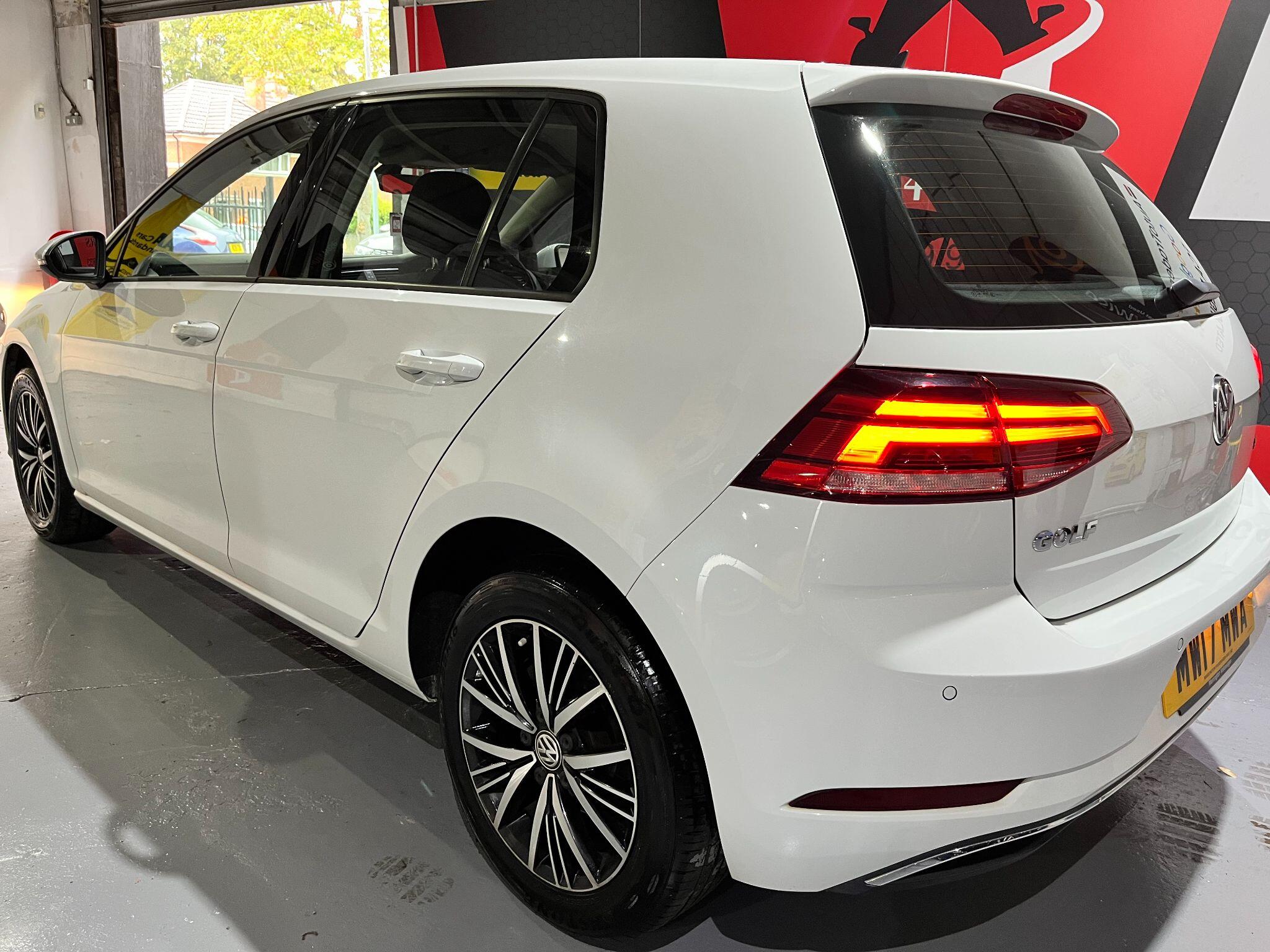 Volkswagen Golf view 67