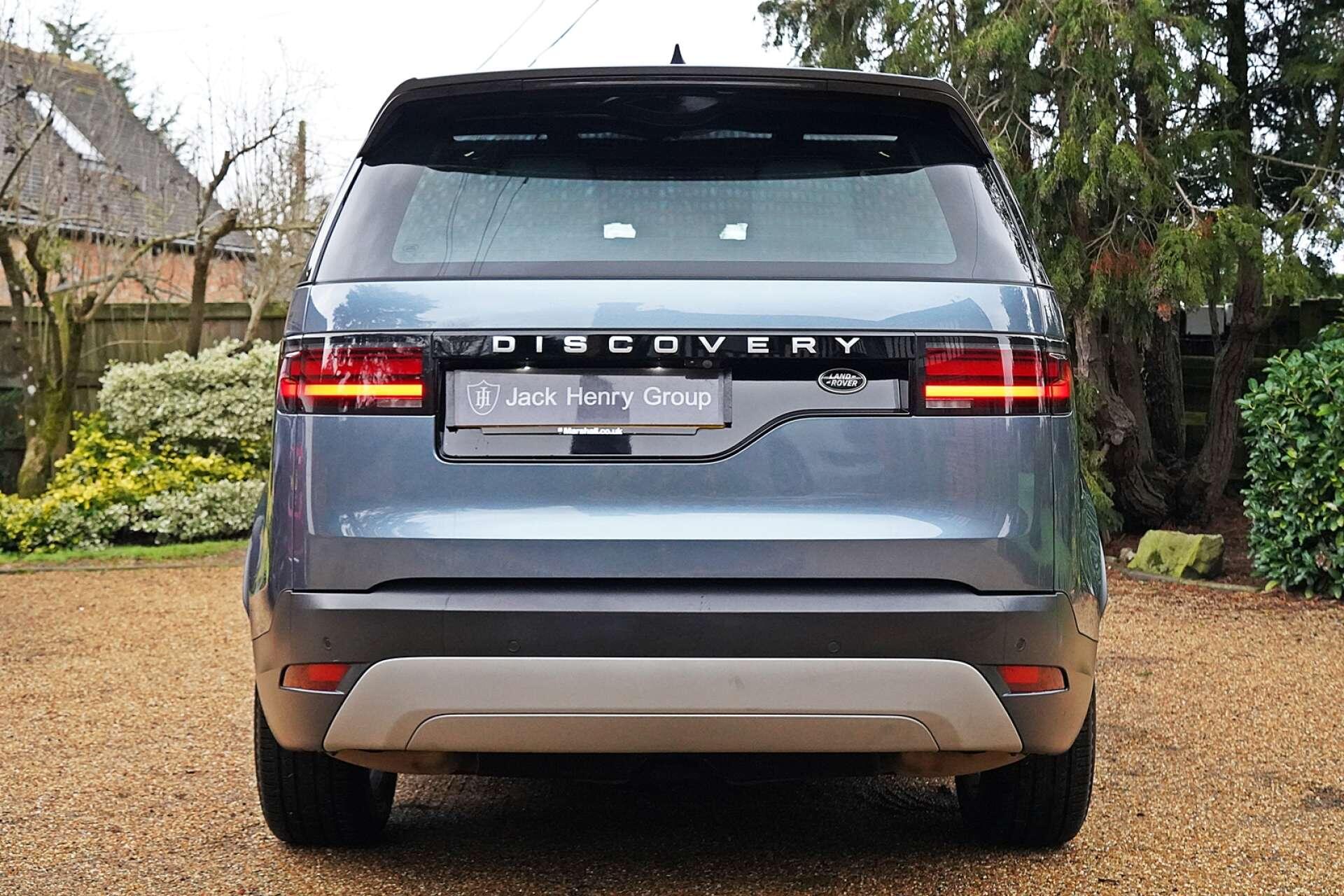 Land Rover Discovery view 5