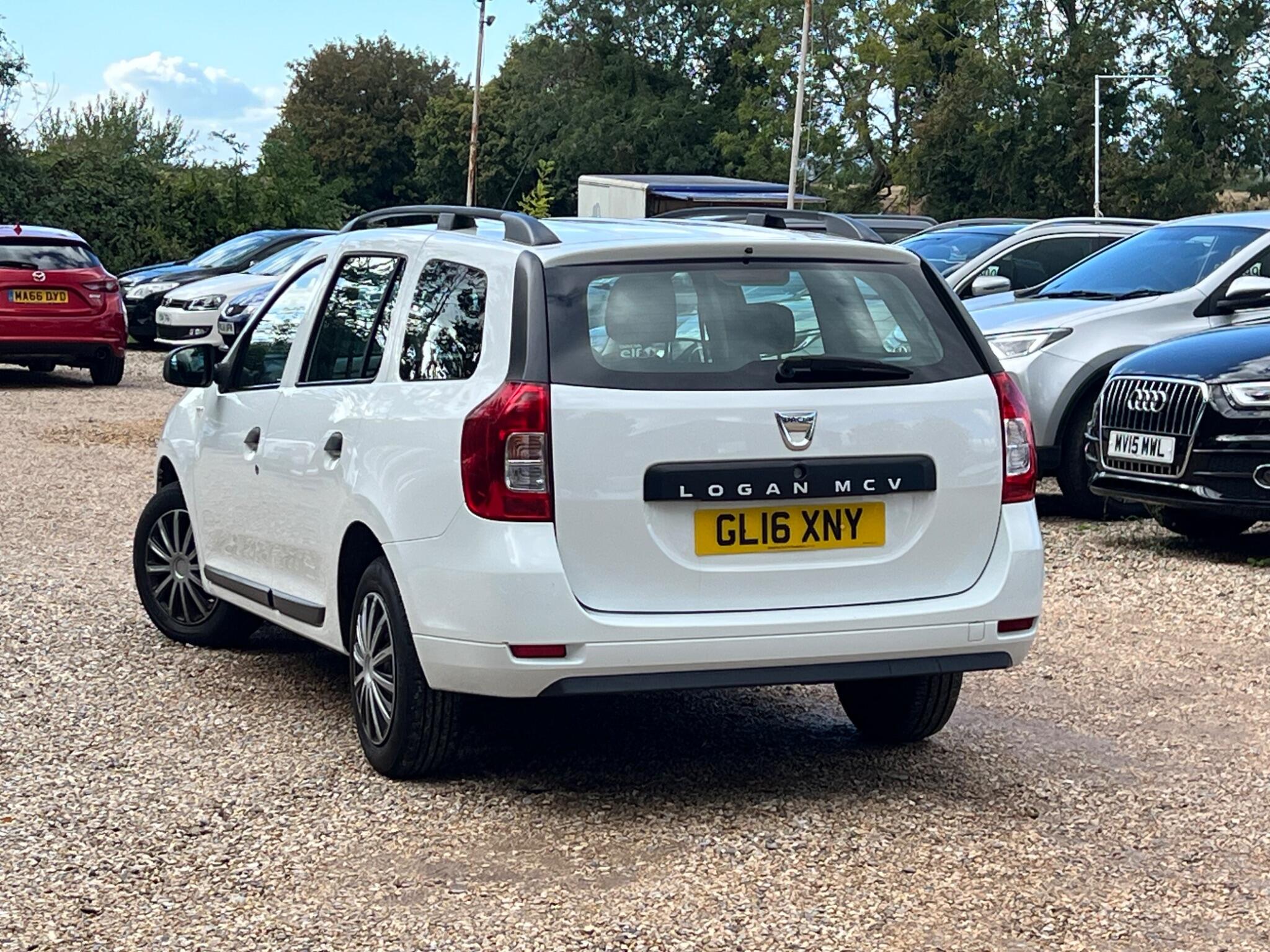 Dacia Logan MCV view 10