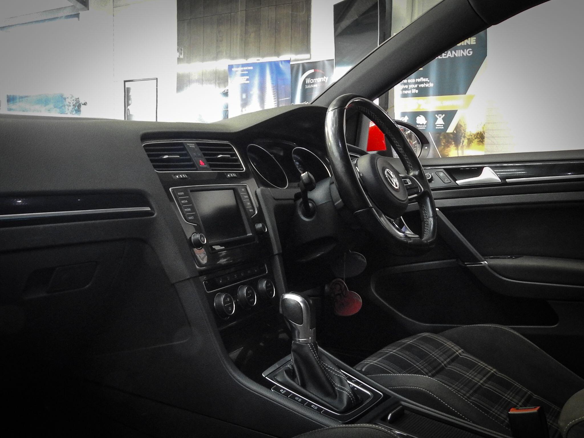 Volkswagen Golf view 24