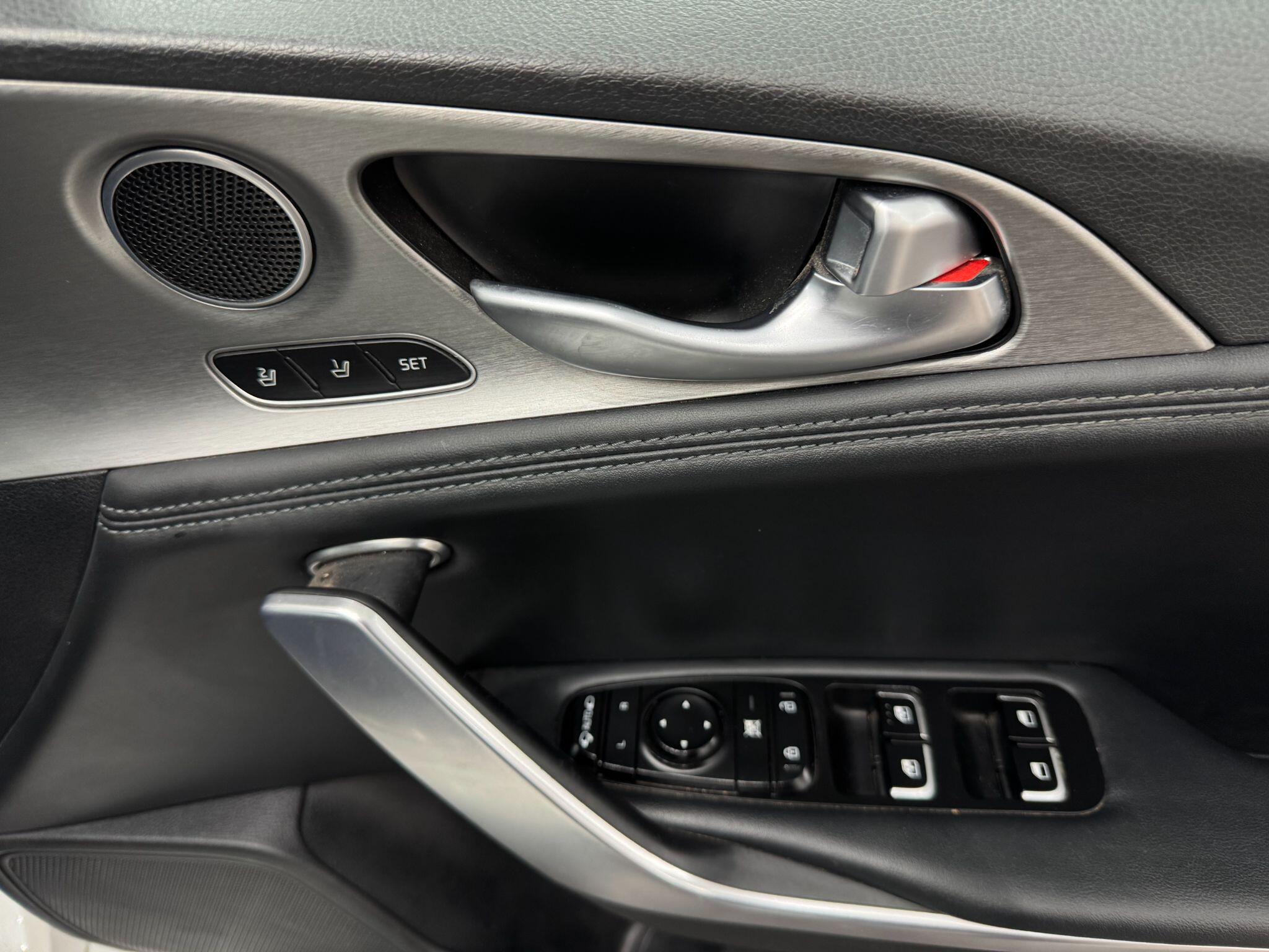 Kia Stinger view 28