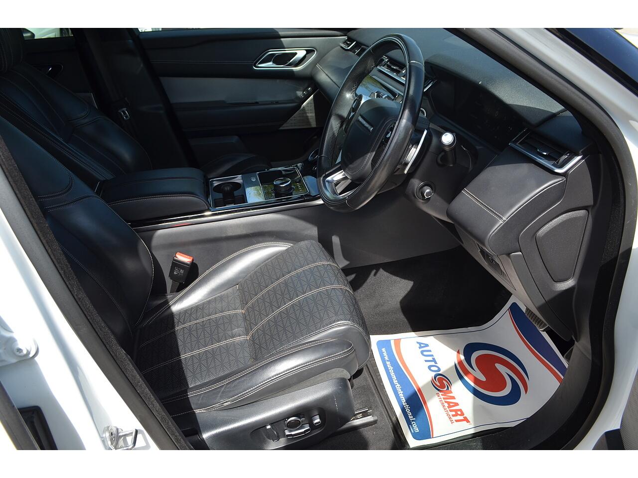 Land Rover Range Rover Velar view 13