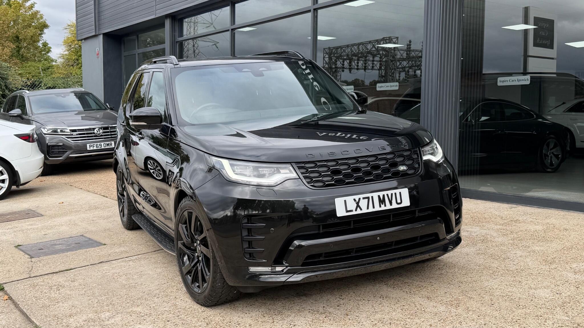 Land Rover Discovery view 3