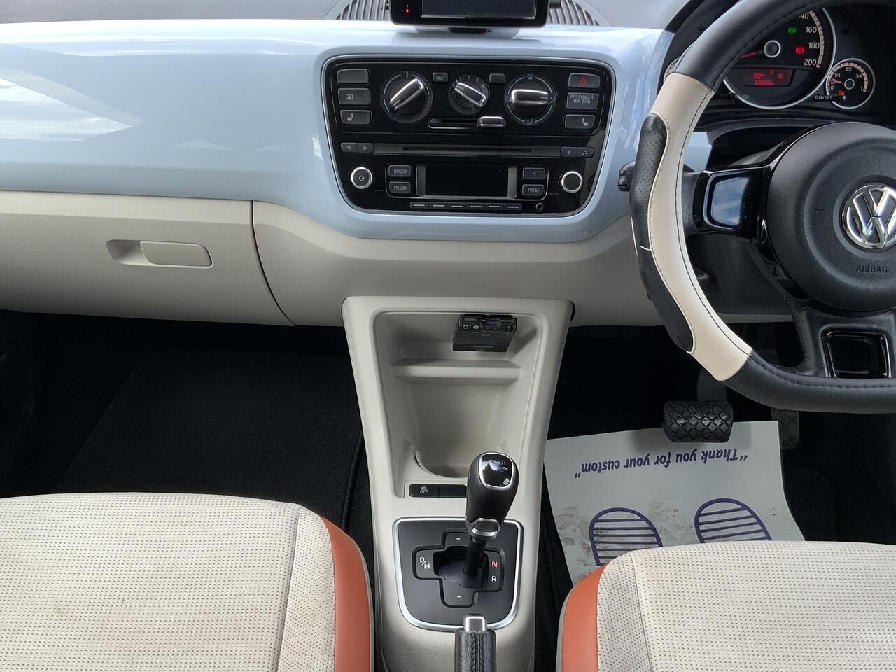 Volkswagen Up! view 16