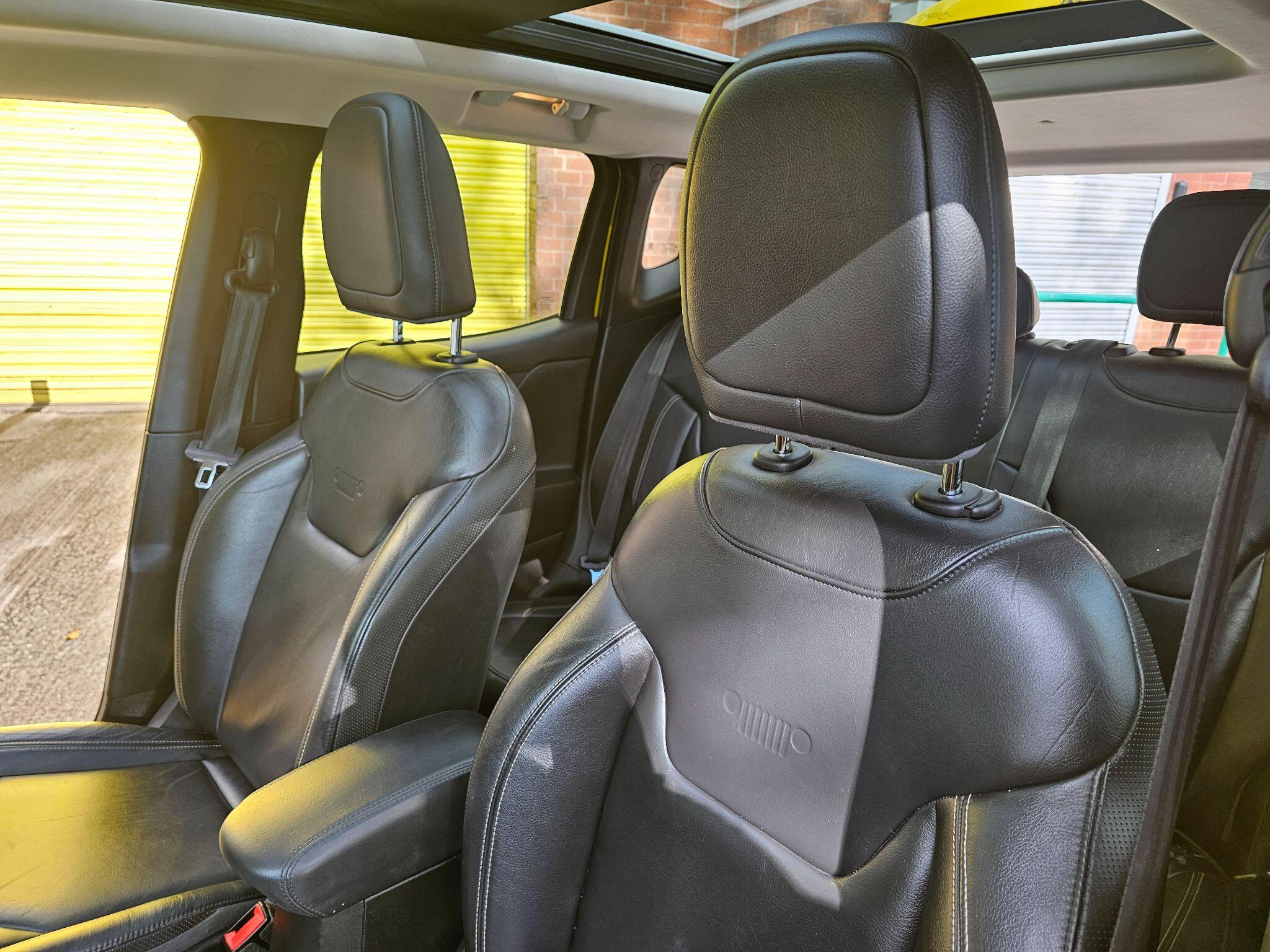 Jeep Renegade view 34