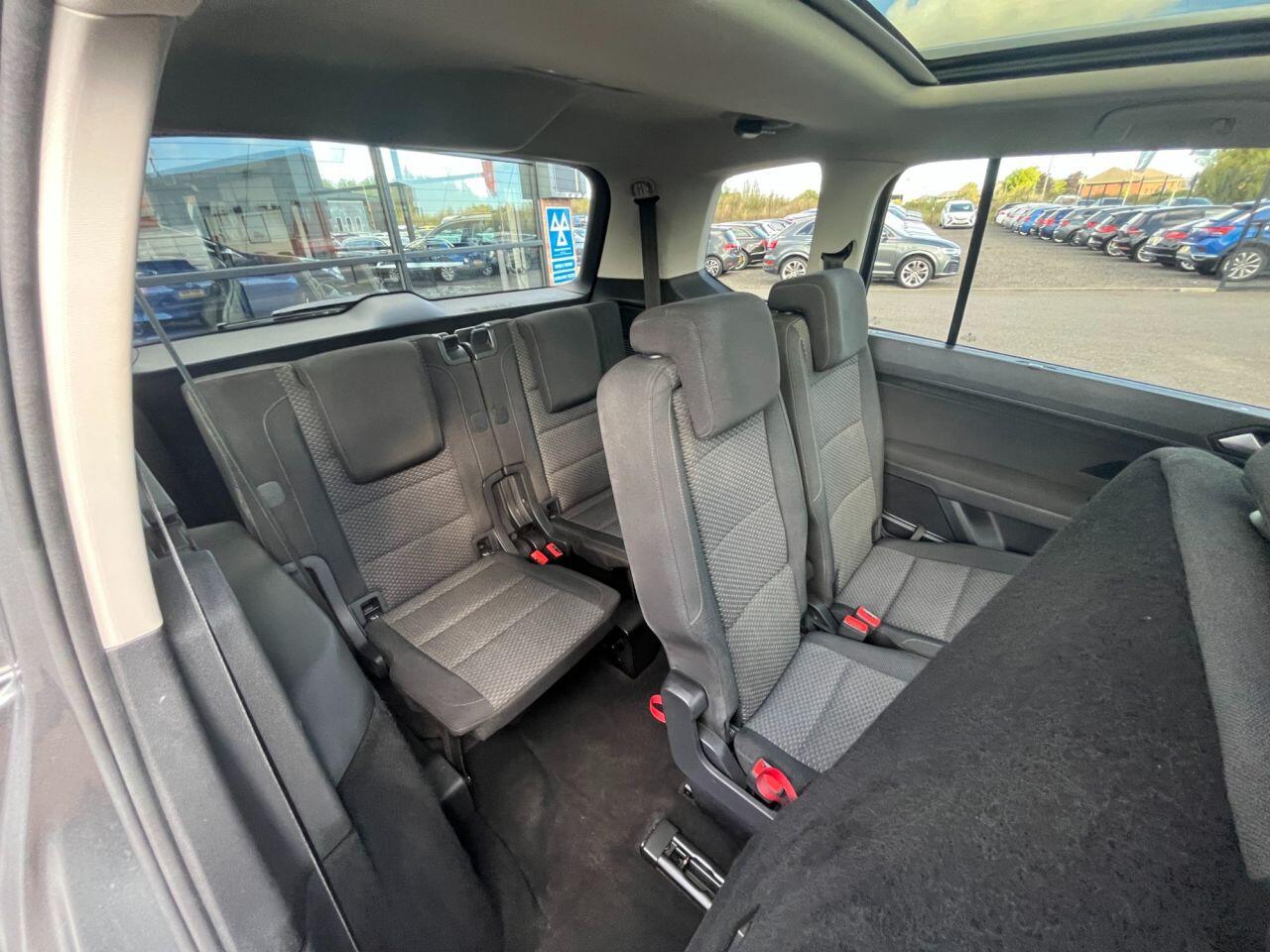 Volkswagen Touran view 15