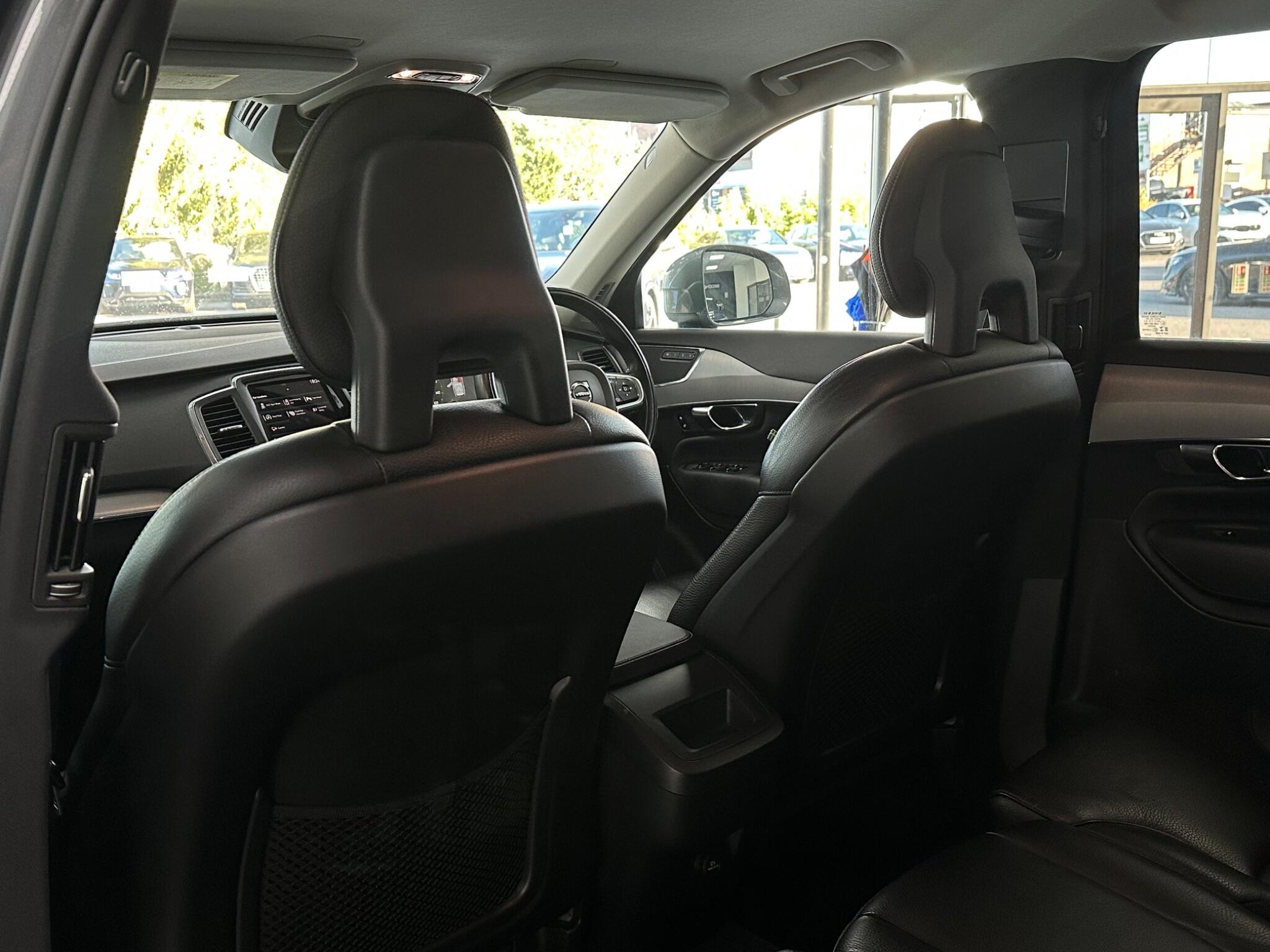 Volvo XC90 view 37