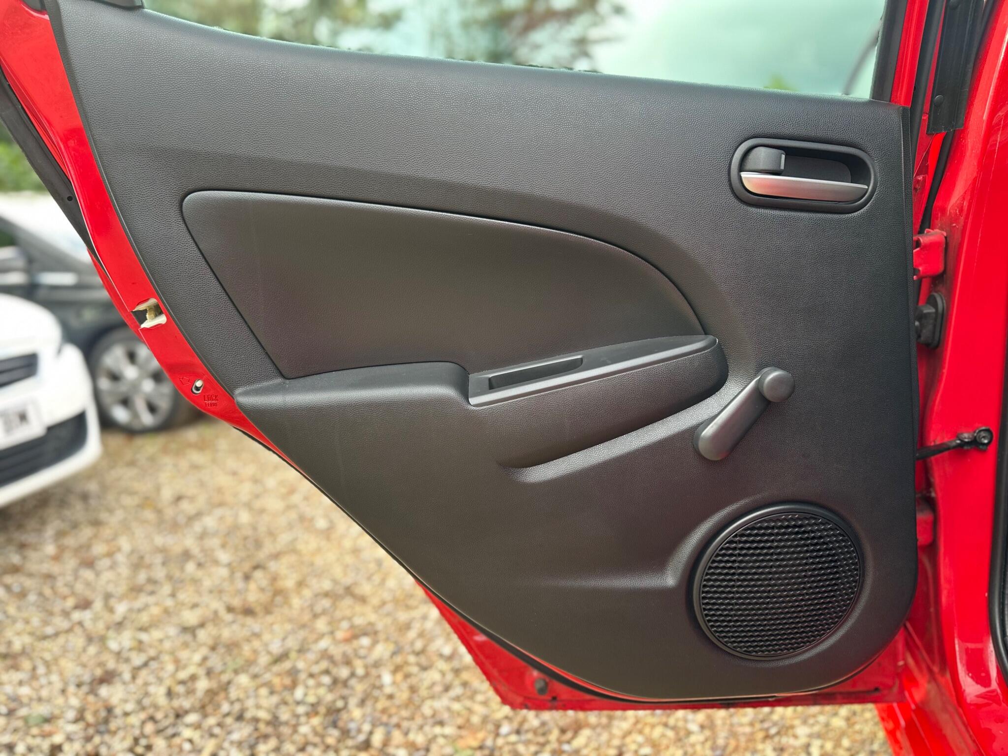 Mazda Mazda2 view 48