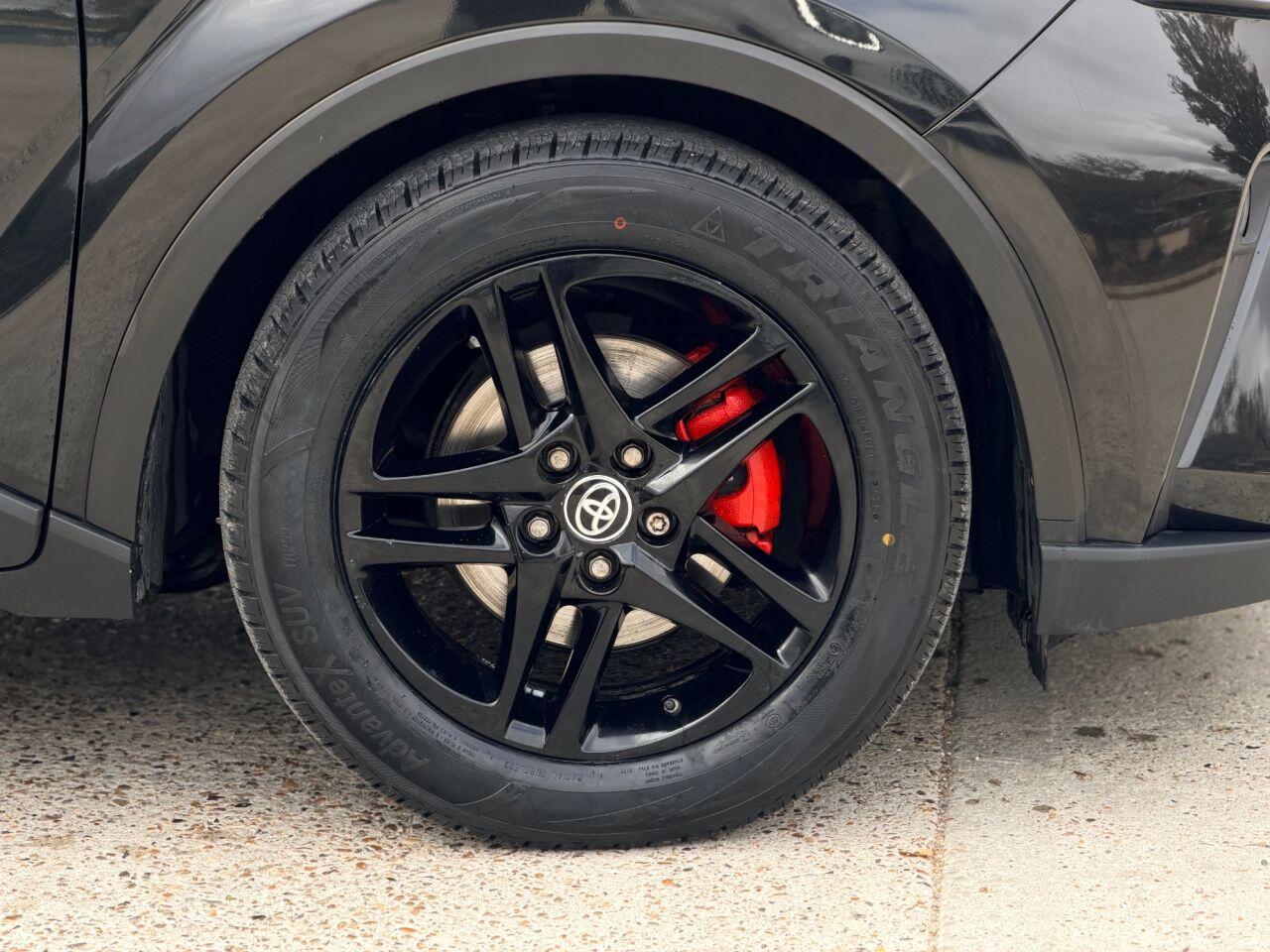 Toyota C-HR view 15