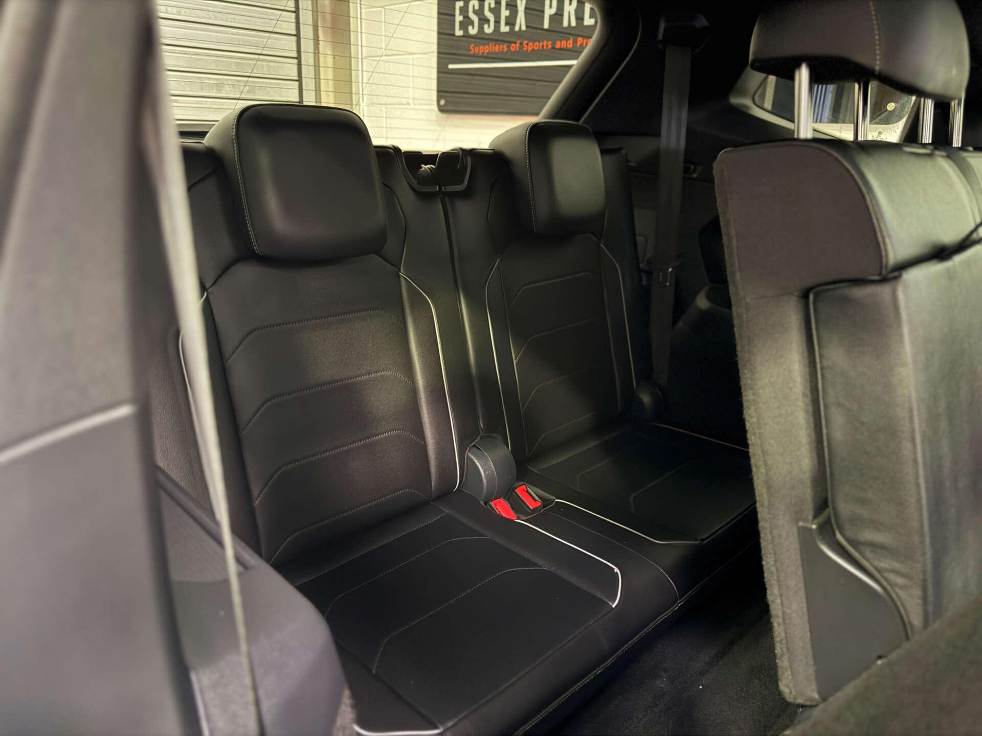 Volkswagen Tiguan Allspace view 18