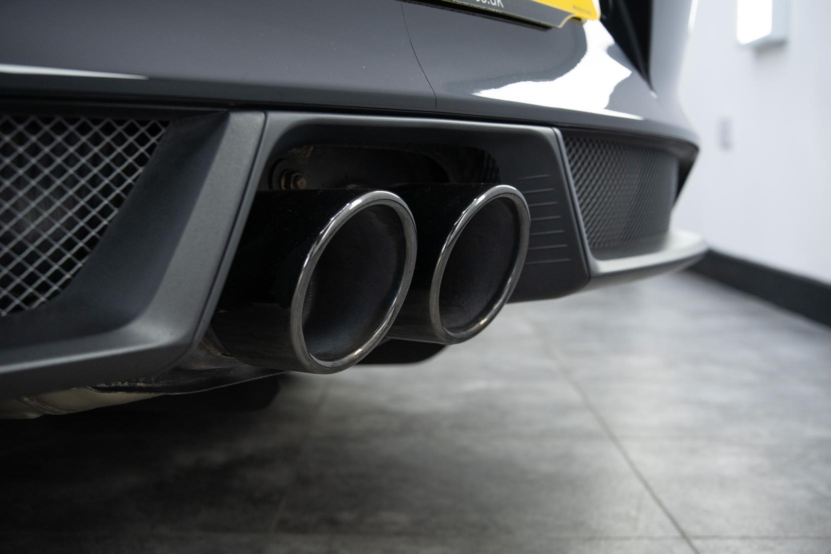 Porsche 911 view 37