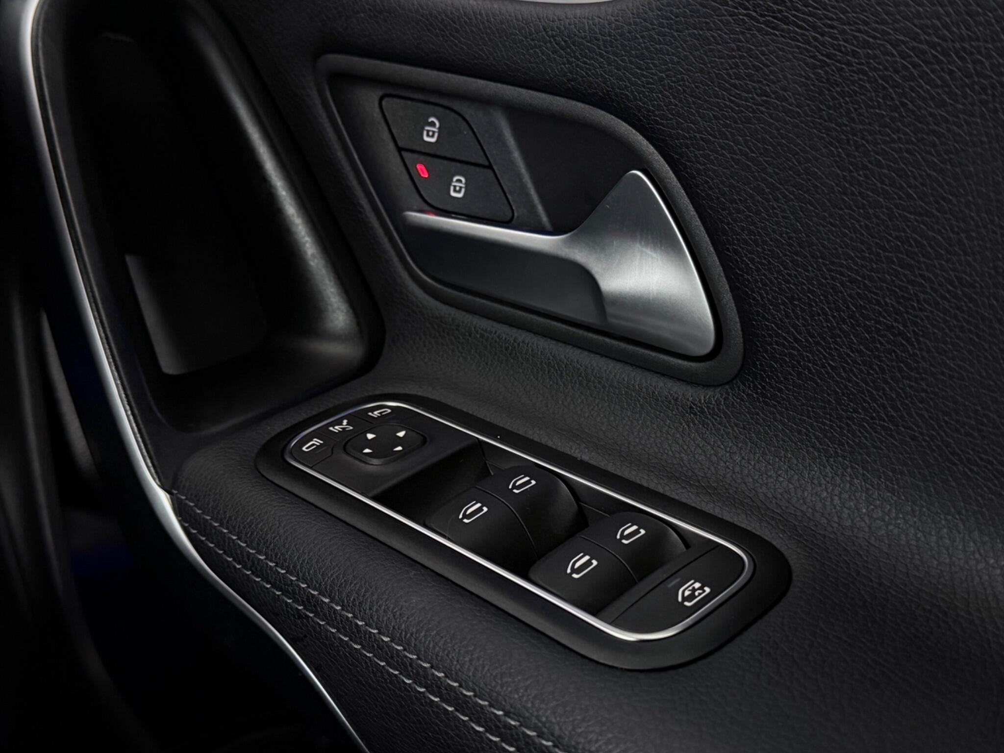 Mercedes-Benz CLA view 20
