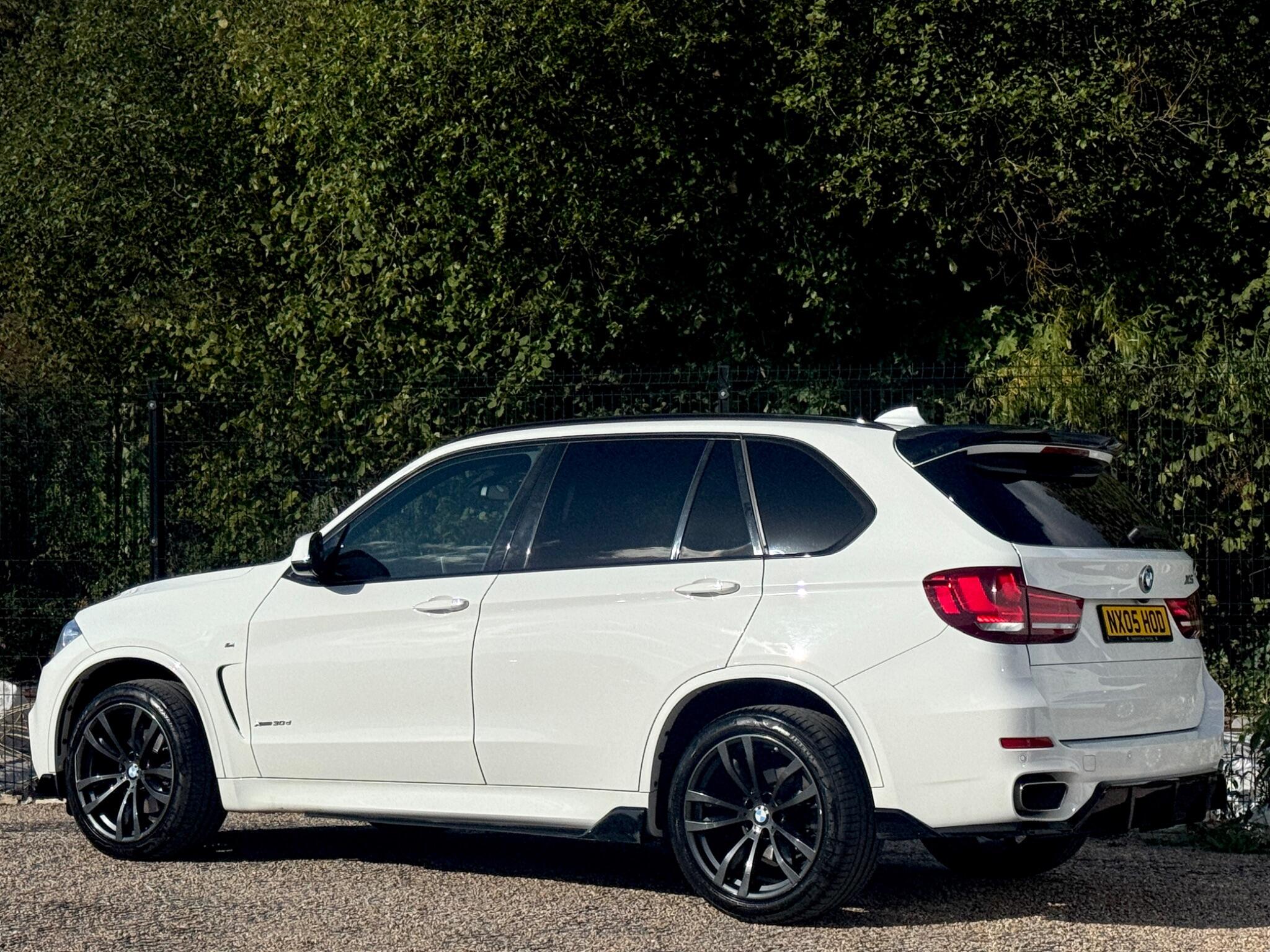 BMW X5 view 12