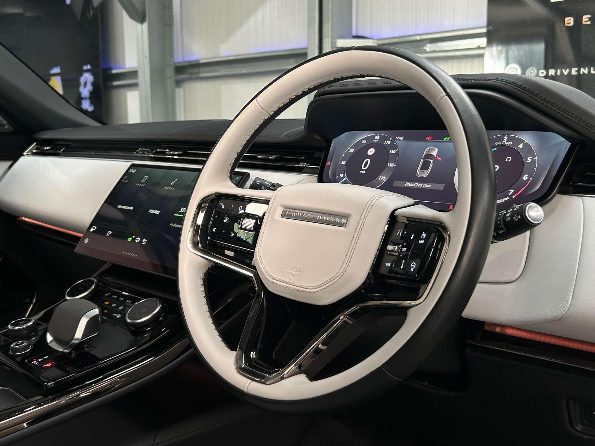 Land Rover Range Rover Sport view 32