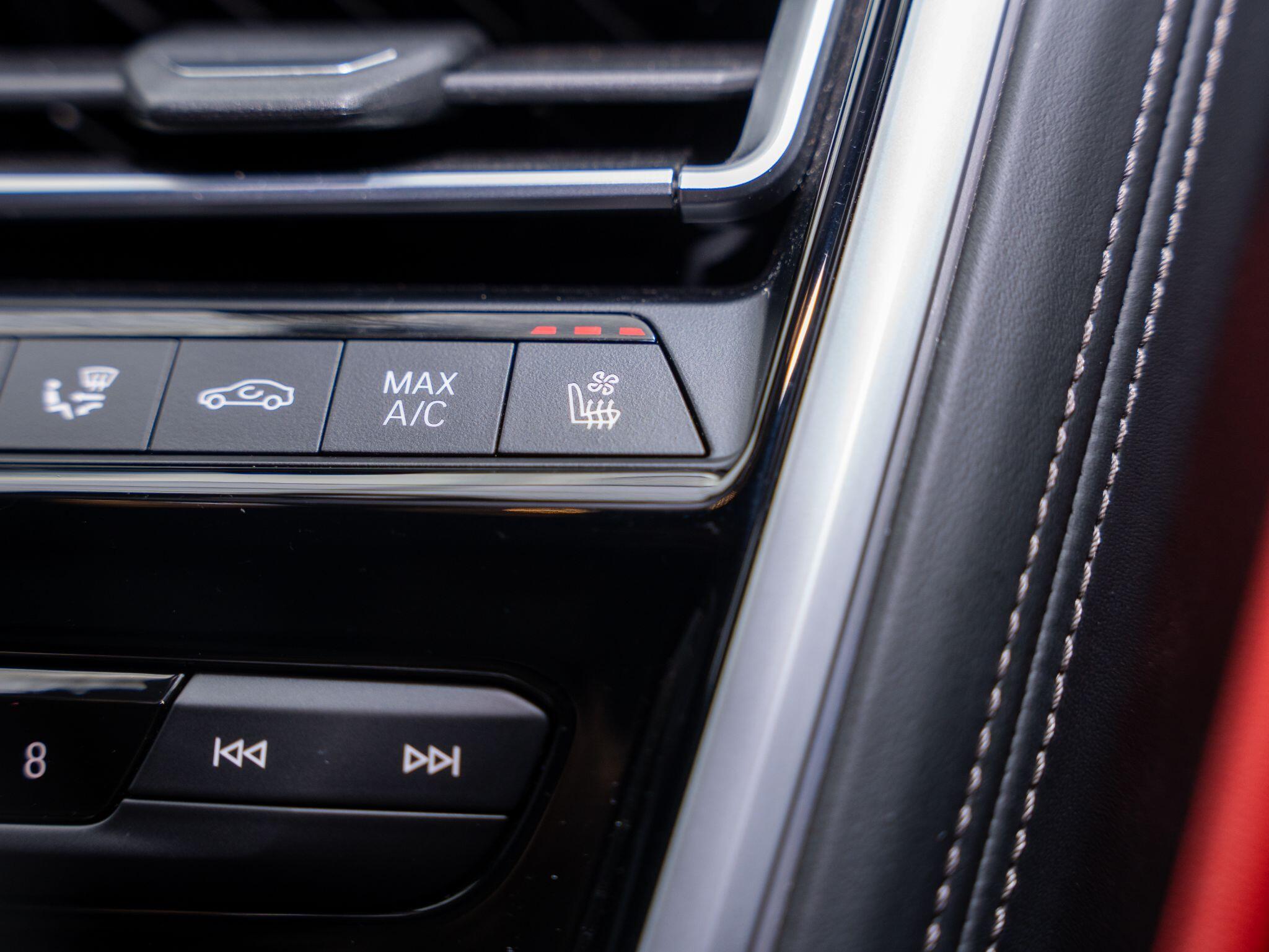 BMW 8 Series view 30
