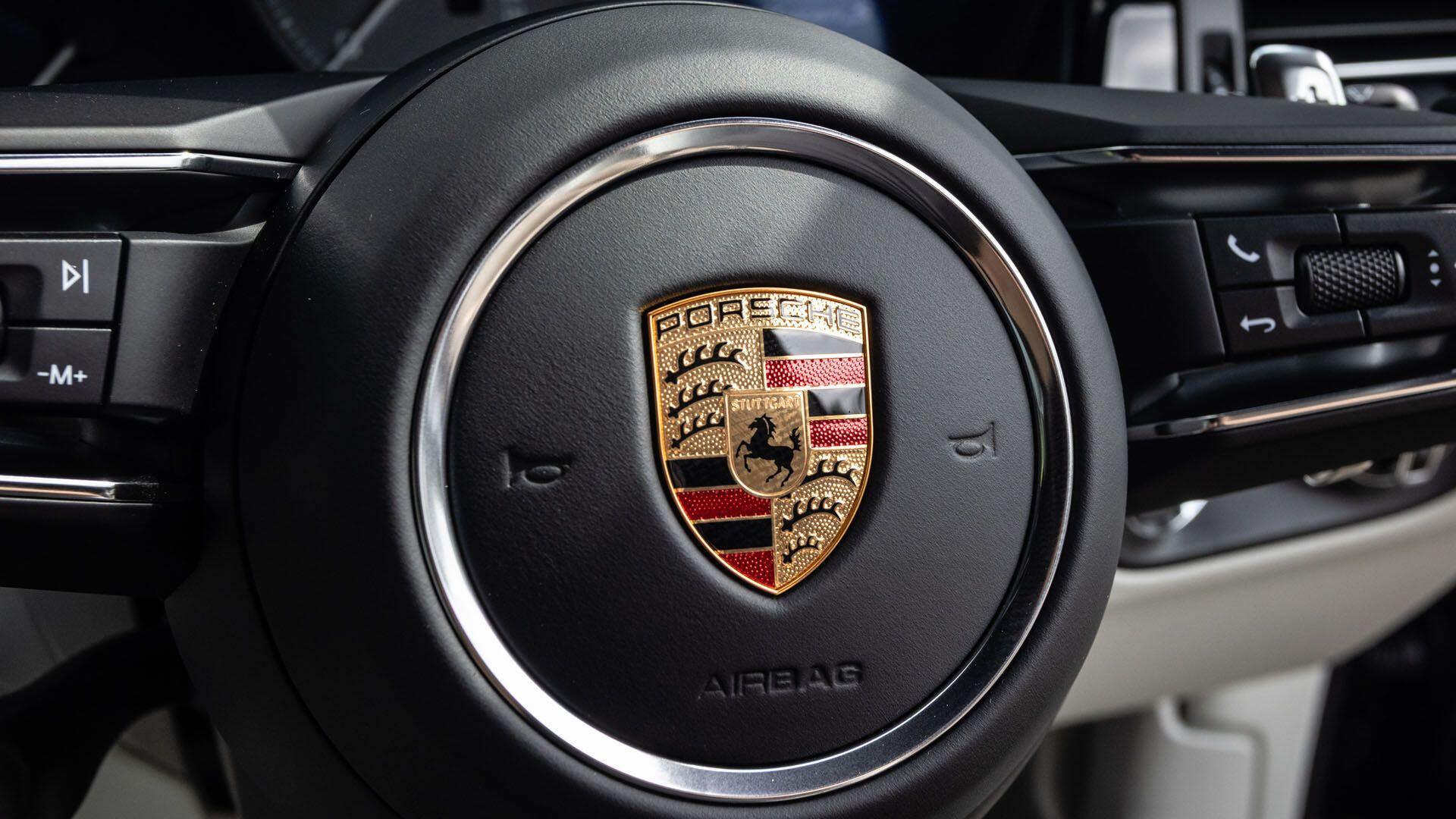 Porsche Macan view 23