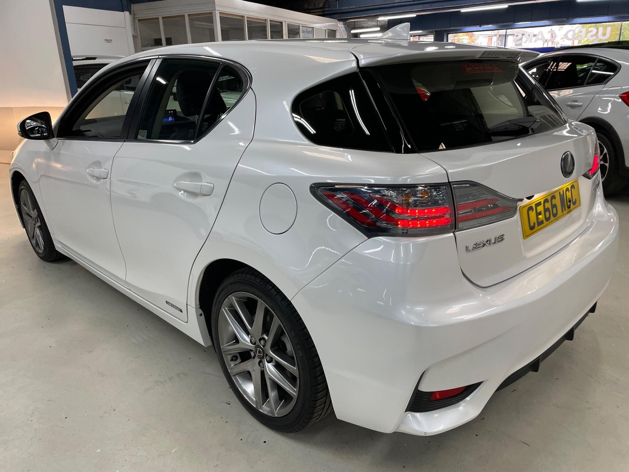 Lexus CT view 7
