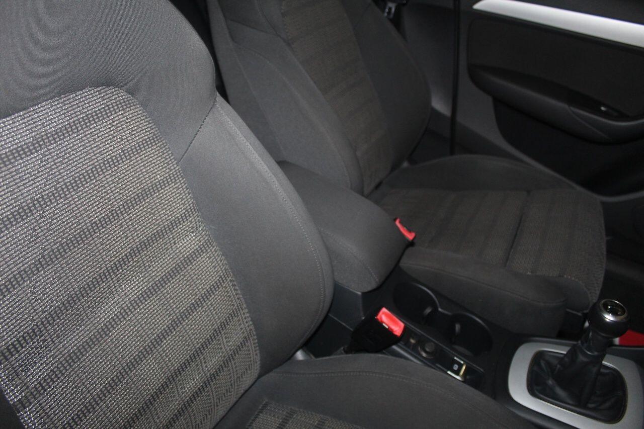 Audi Q3 view 45