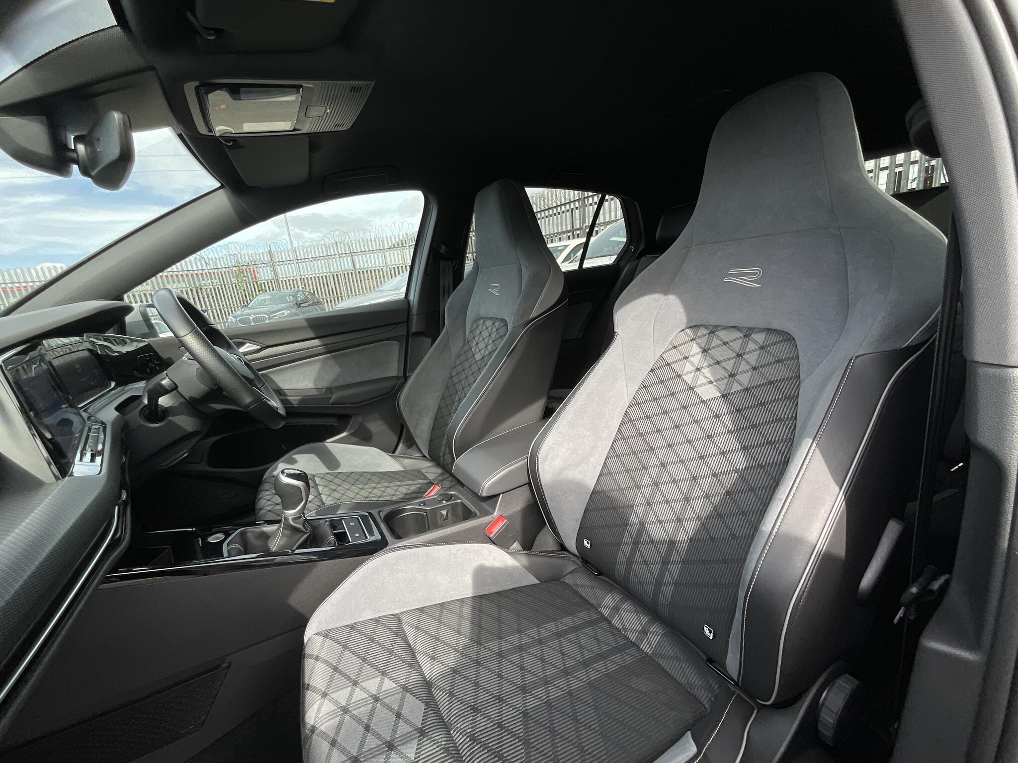 Volkswagen Golf view 18