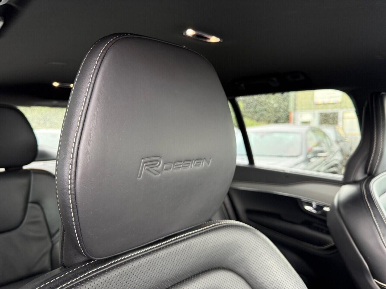Volvo XC90 view 13