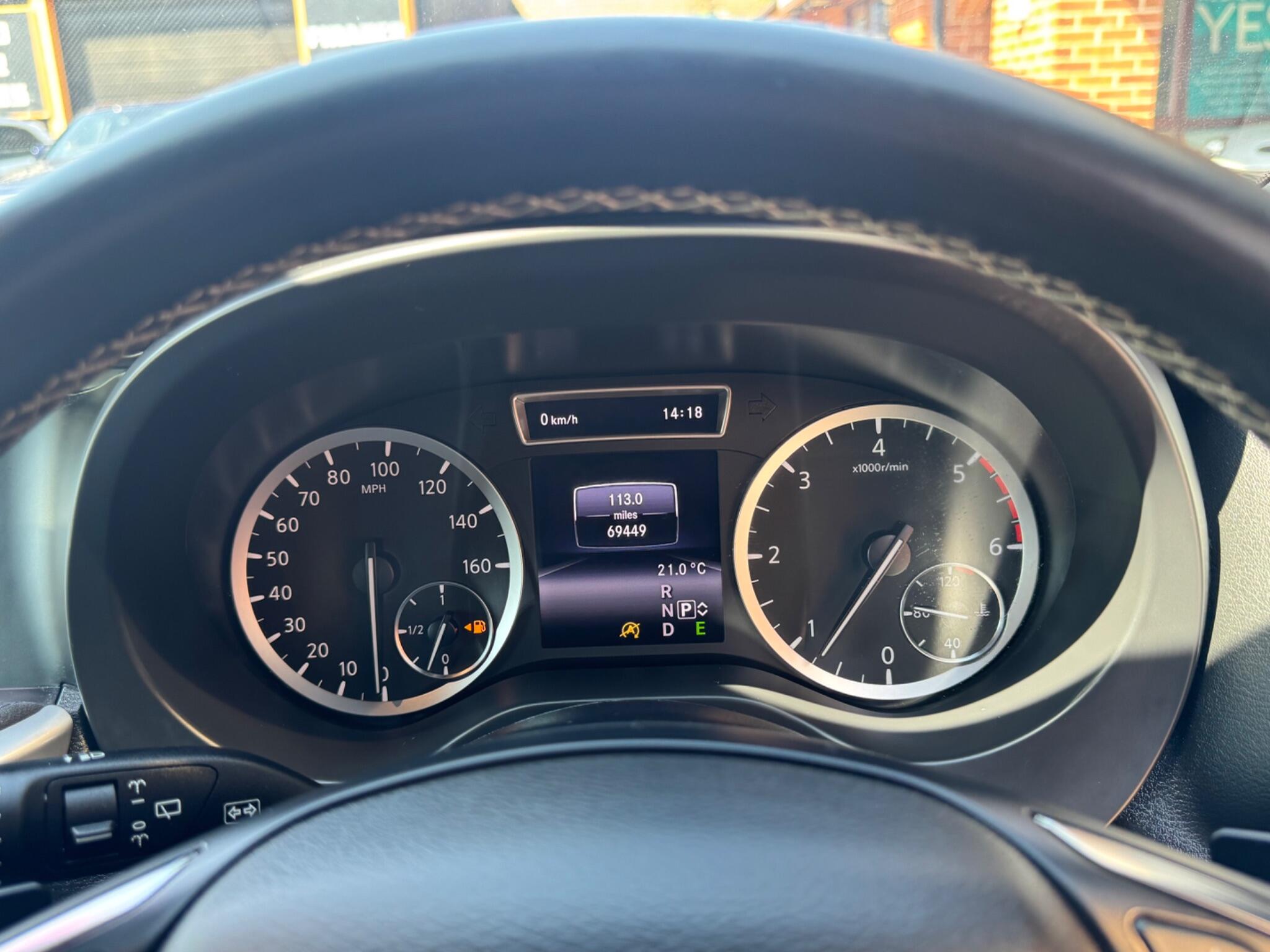 Infiniti Q30 view 19
