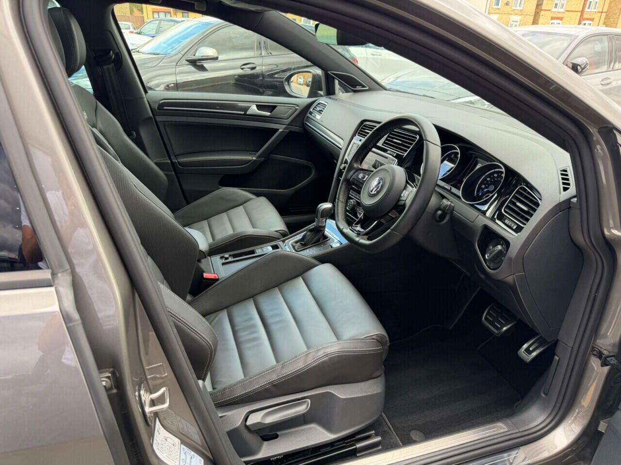 Volkswagen Golf view 24