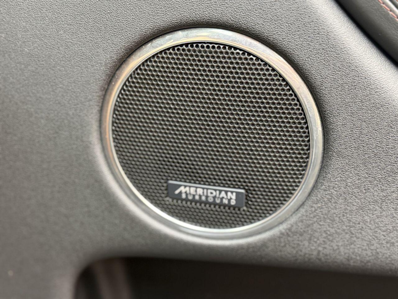 Land Rover Discovery Sport view 42