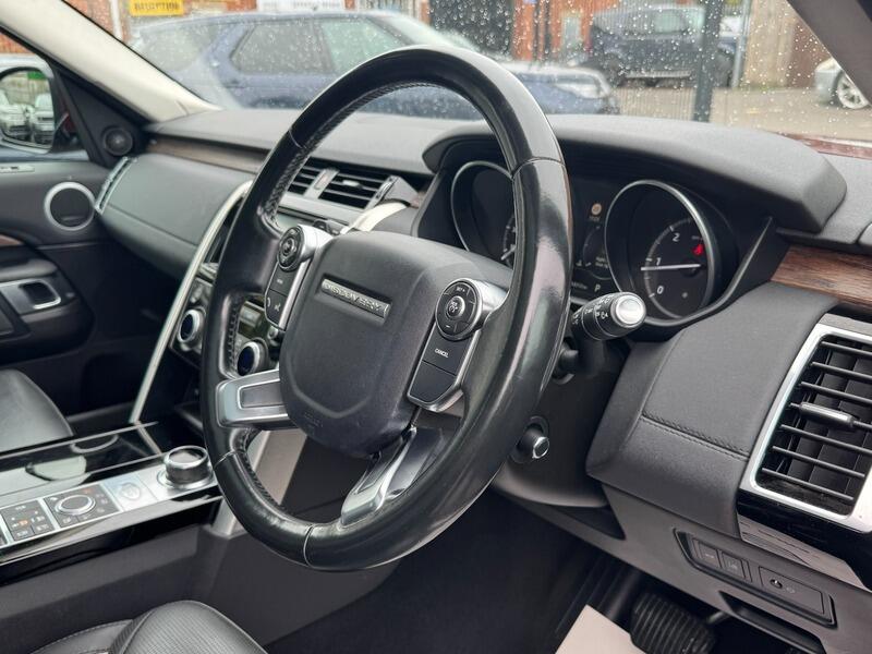 Land Rover Discovery view 50