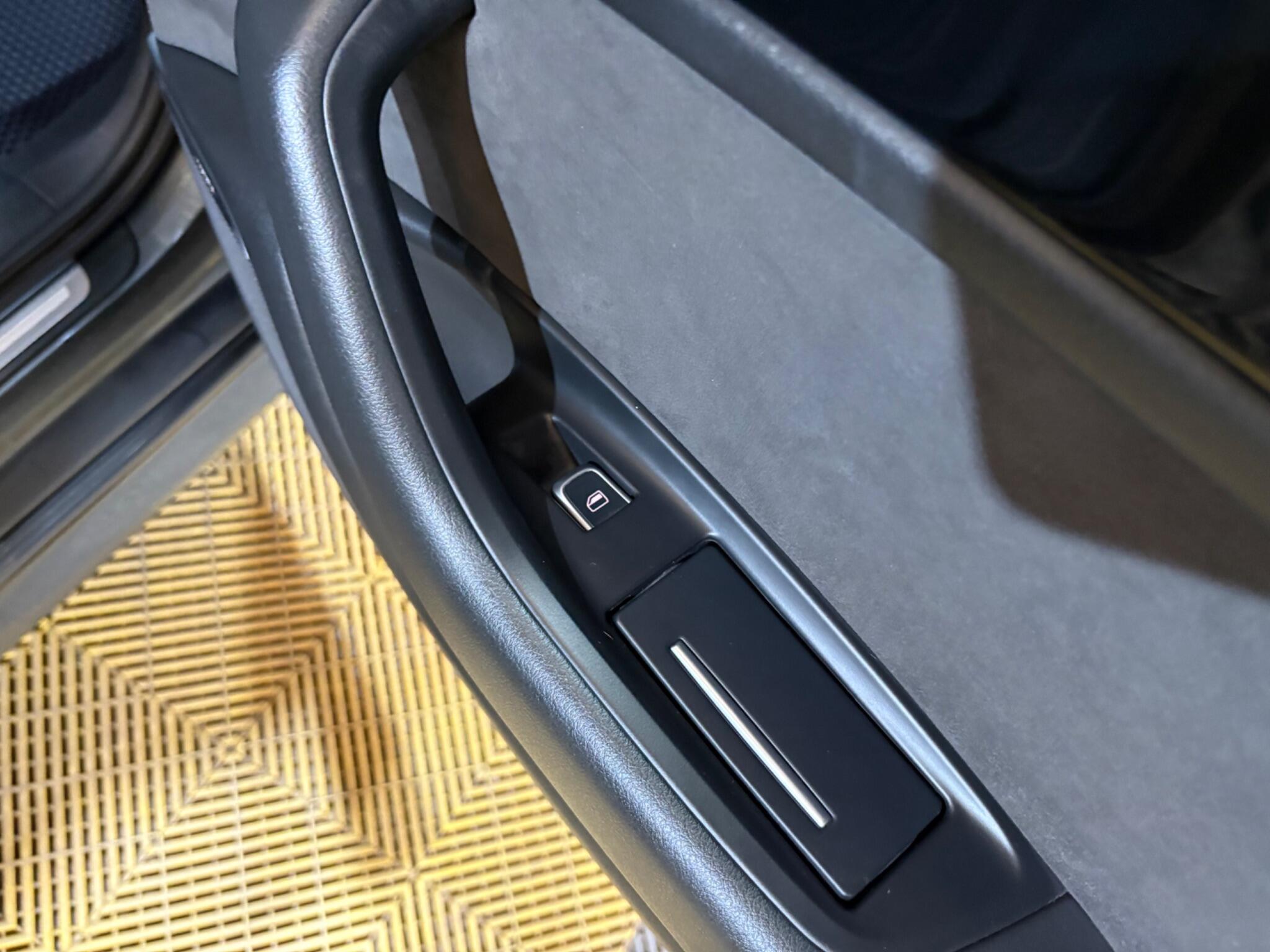 Audi A6 view 42