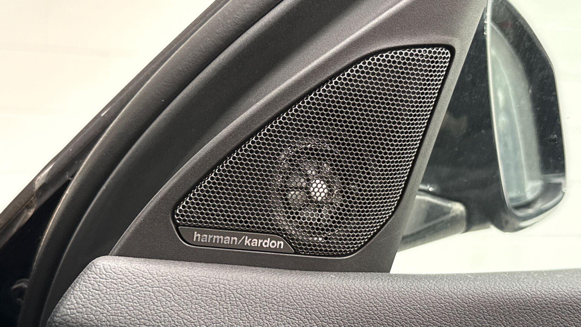 BMW 1 Series view 21