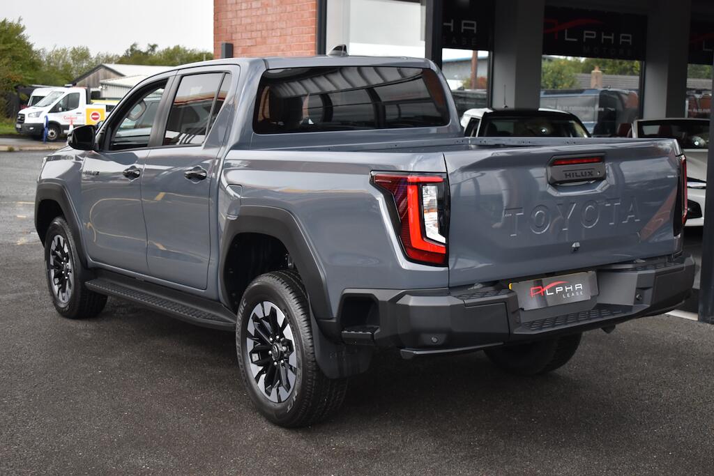 Toyota Hilux view 18