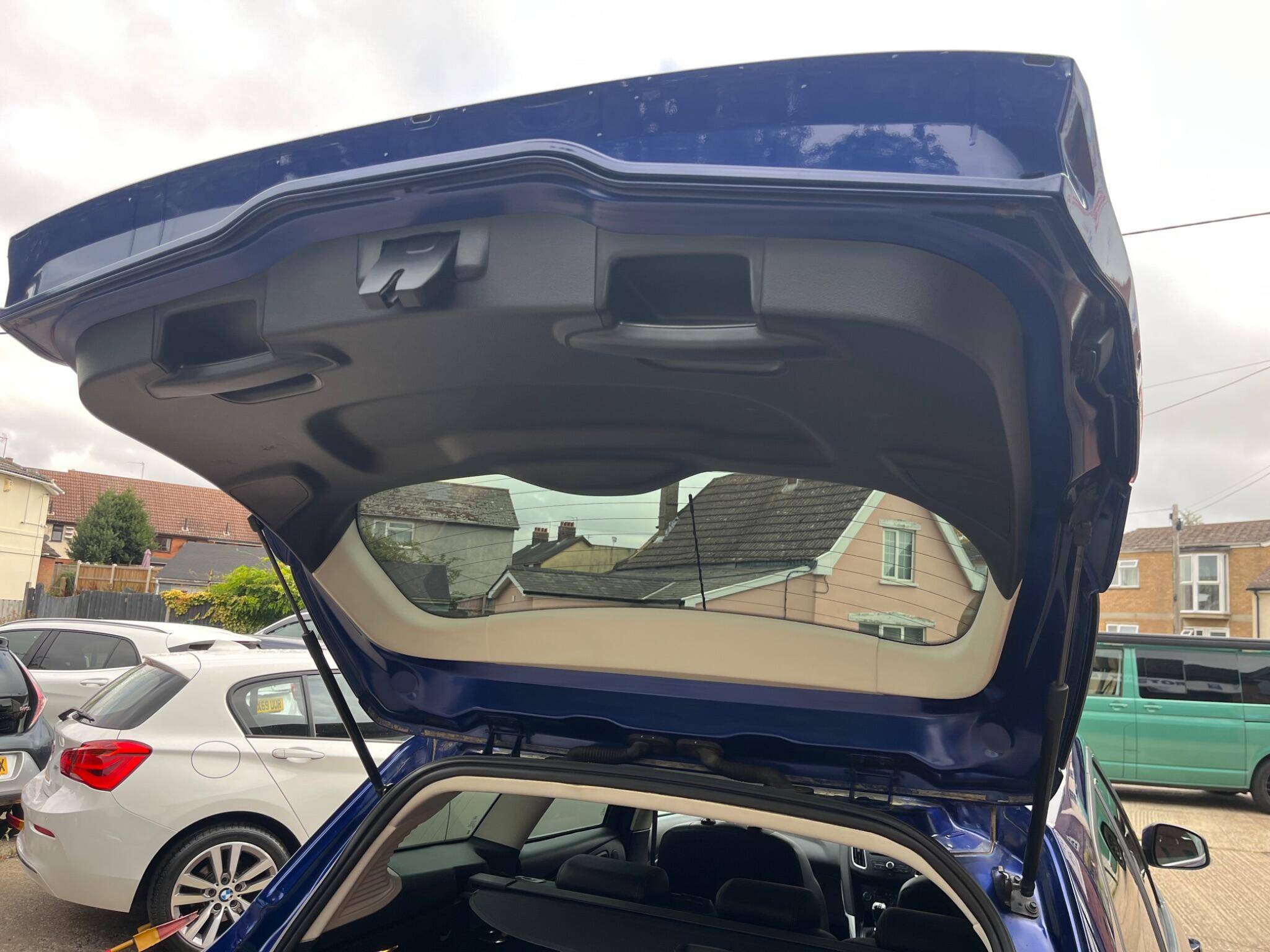 Ford Focus view 46