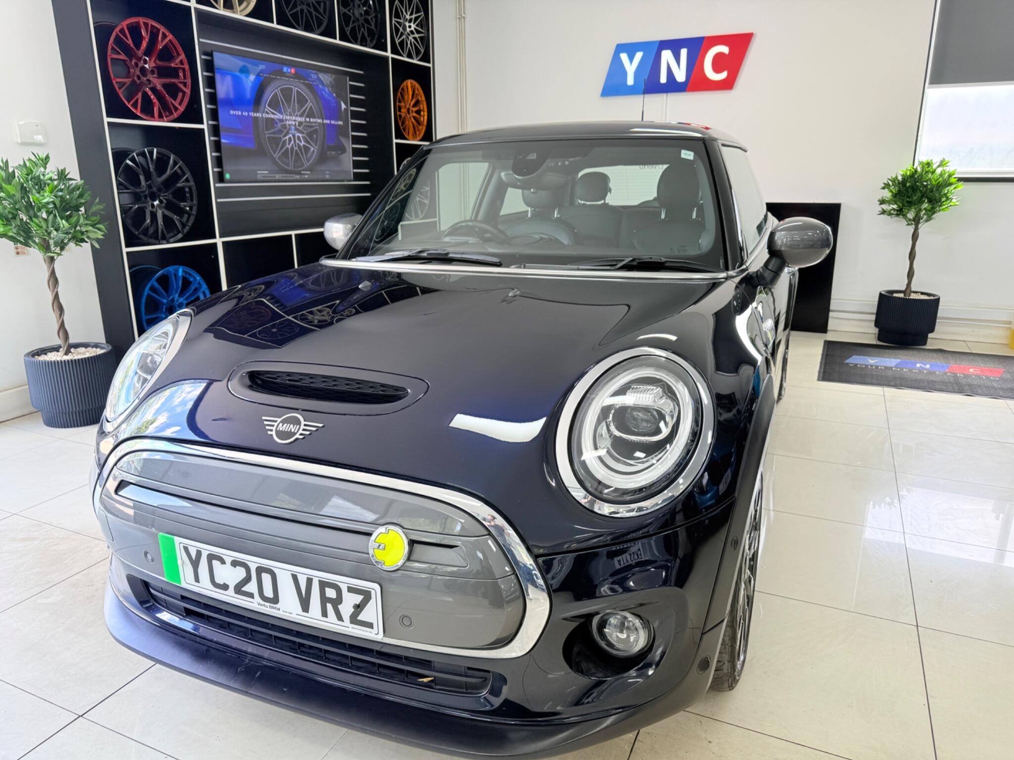 MINI Hatch view 26