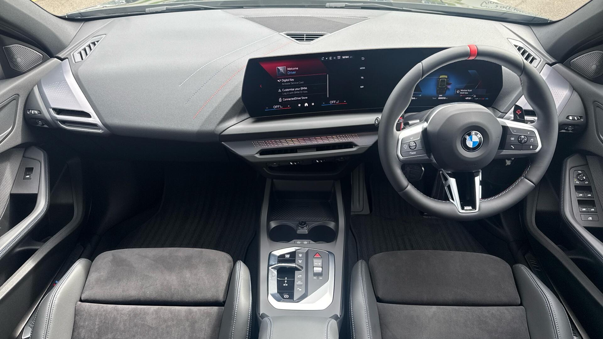BMW 1 Series view 4