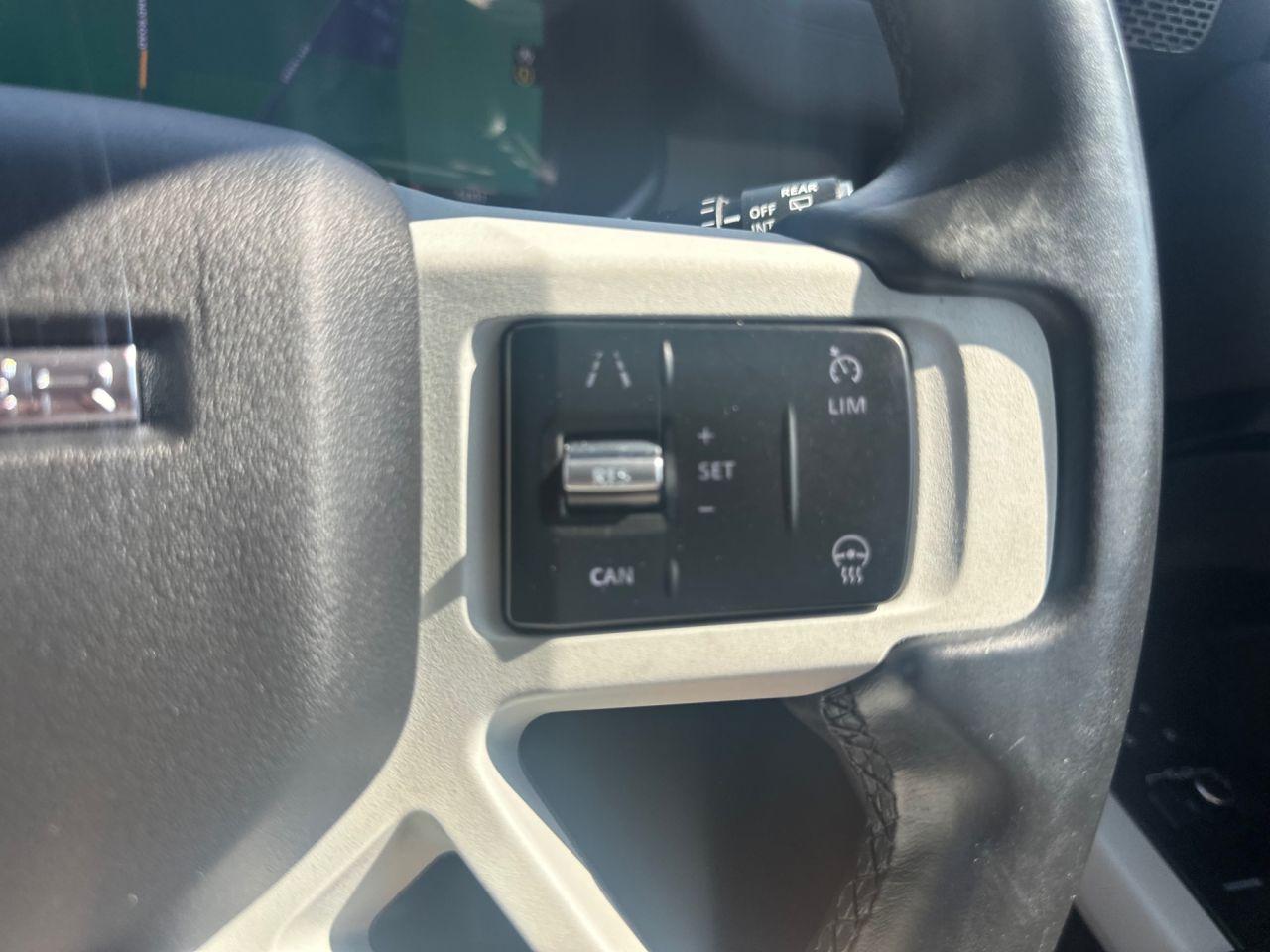 Land Rover Defender view 29