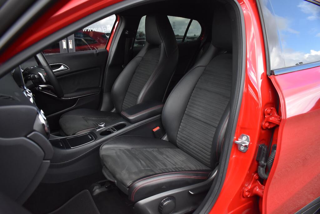Mercedes-Benz Gla view 12