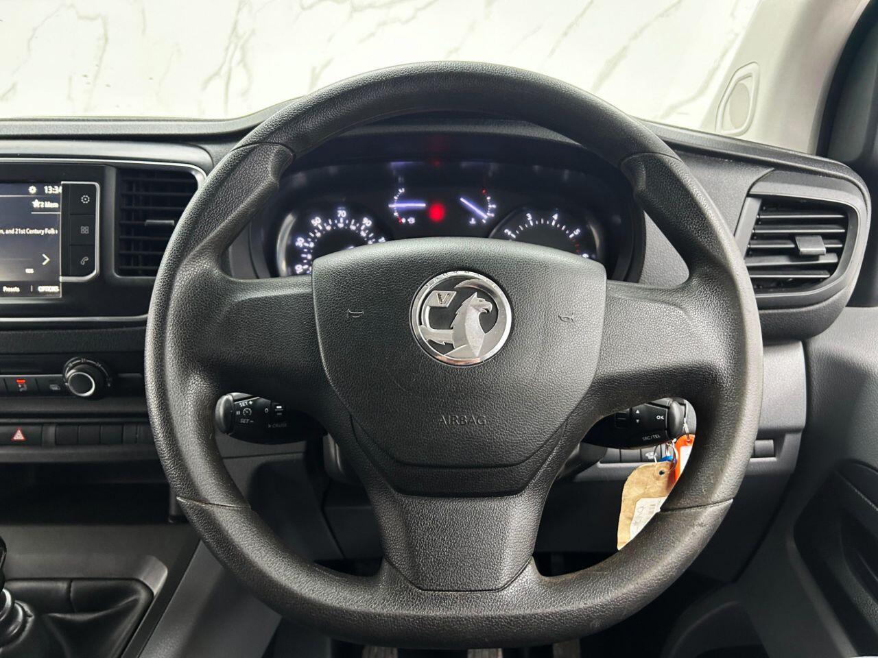 Vauxhall Vivaro view 19