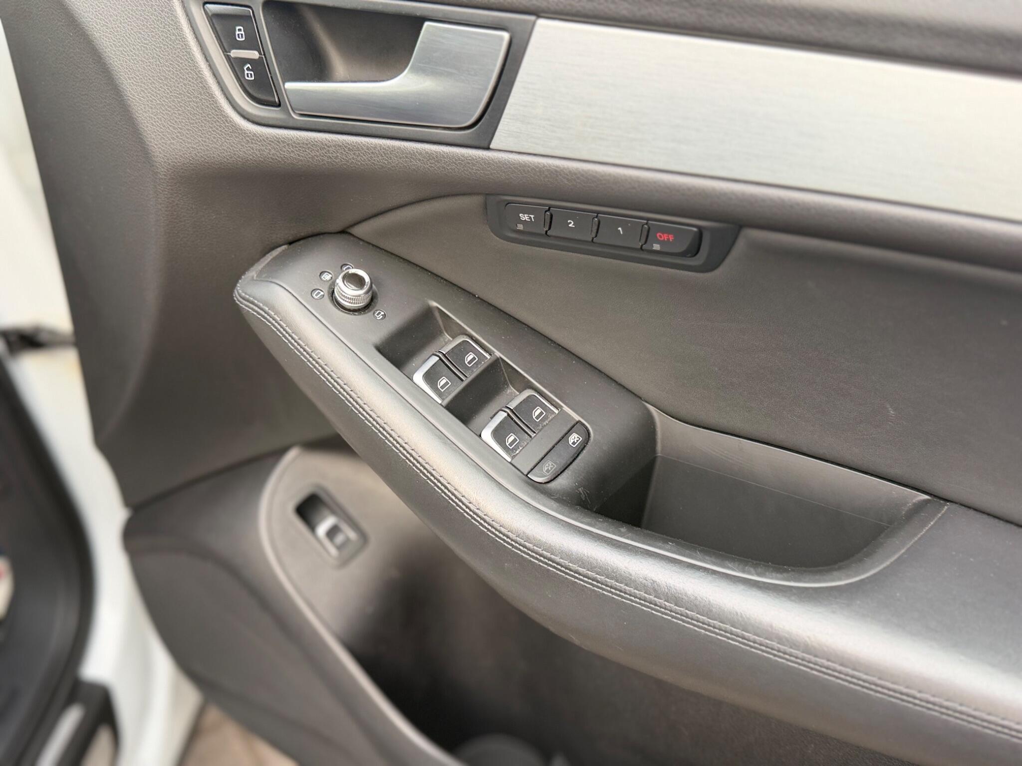 Audi Q5 view 18