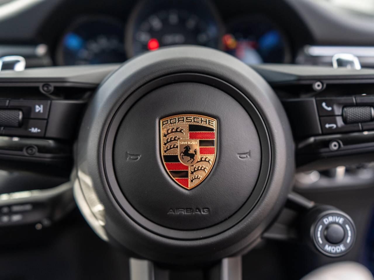 Porsche Macan view 20