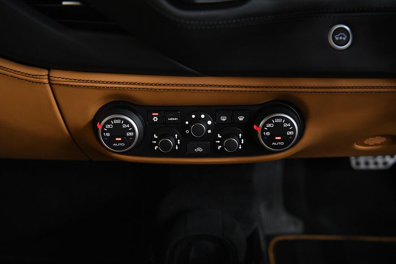 Ferrari 488 view 19