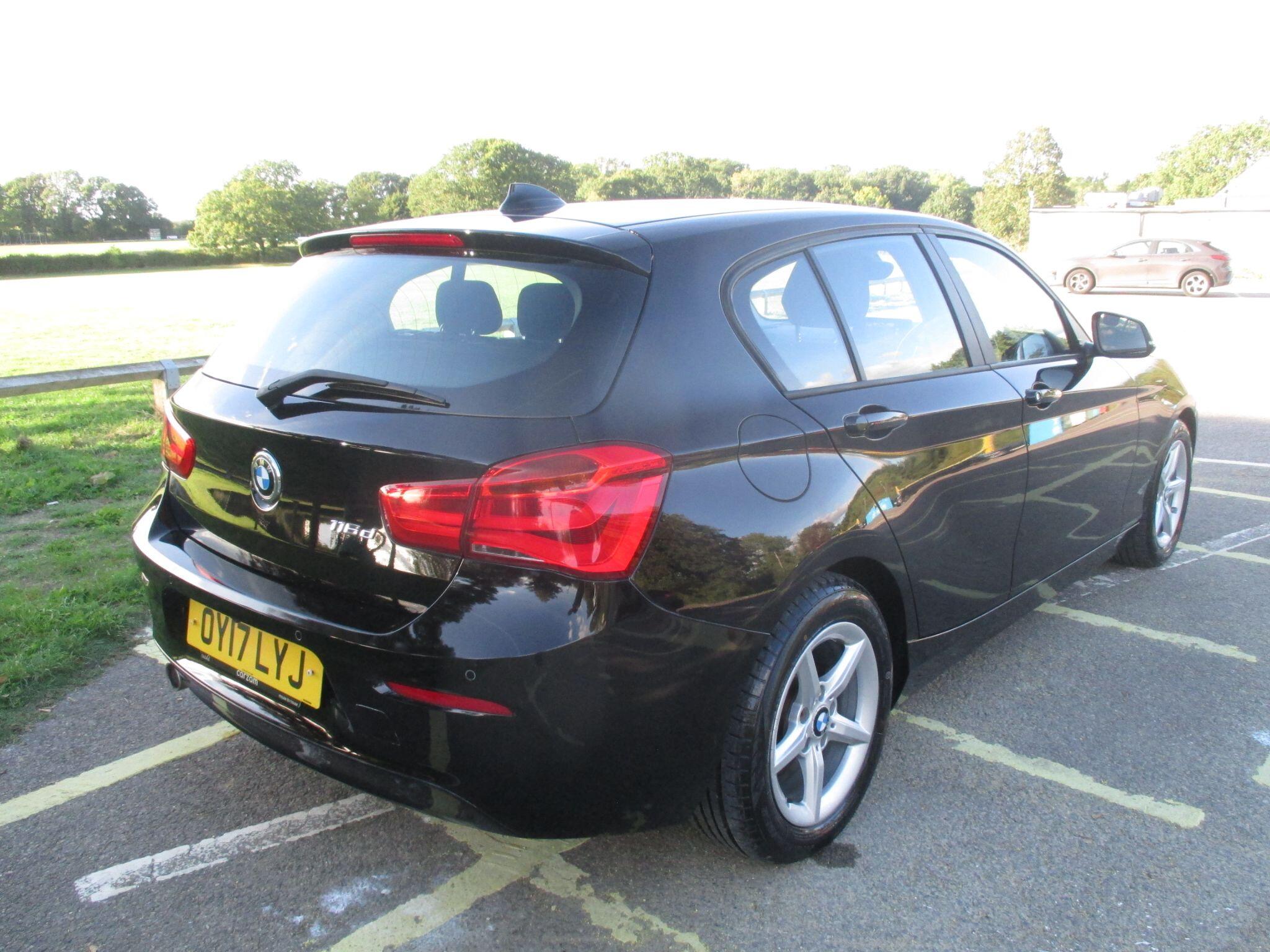 BMW 1 Series view 9
