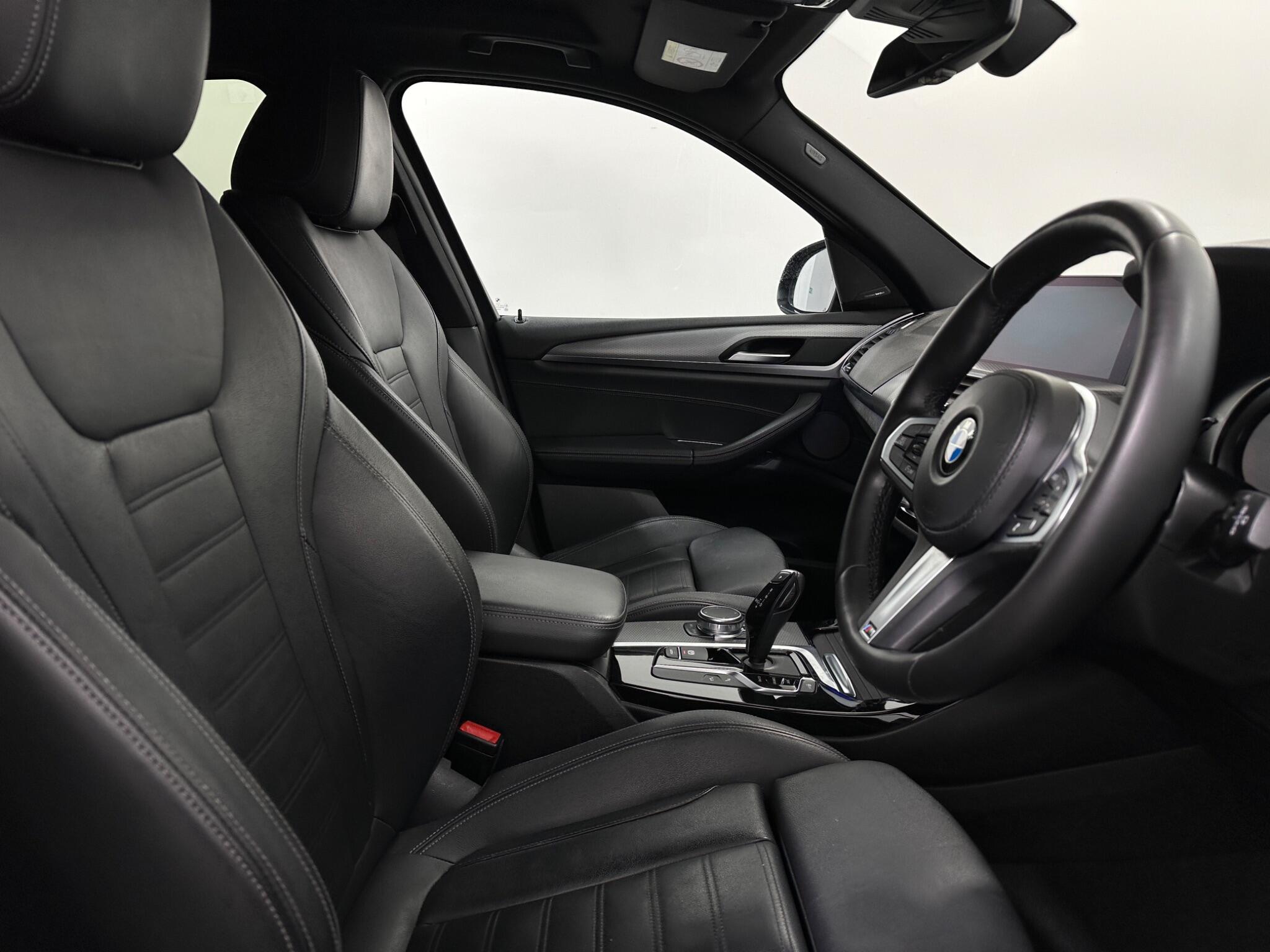 BMW X3 view 34
