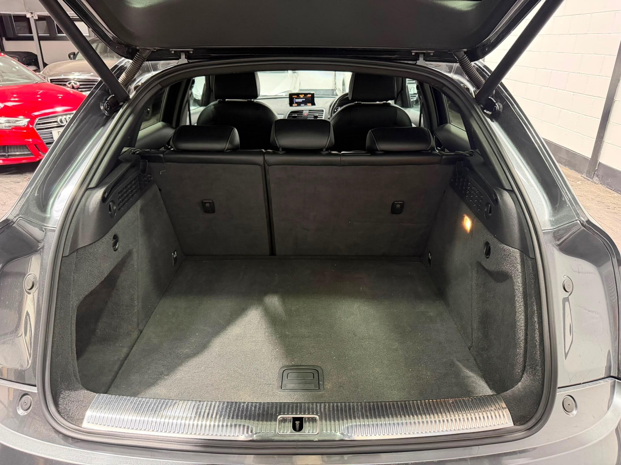 Audi Q3 view 31