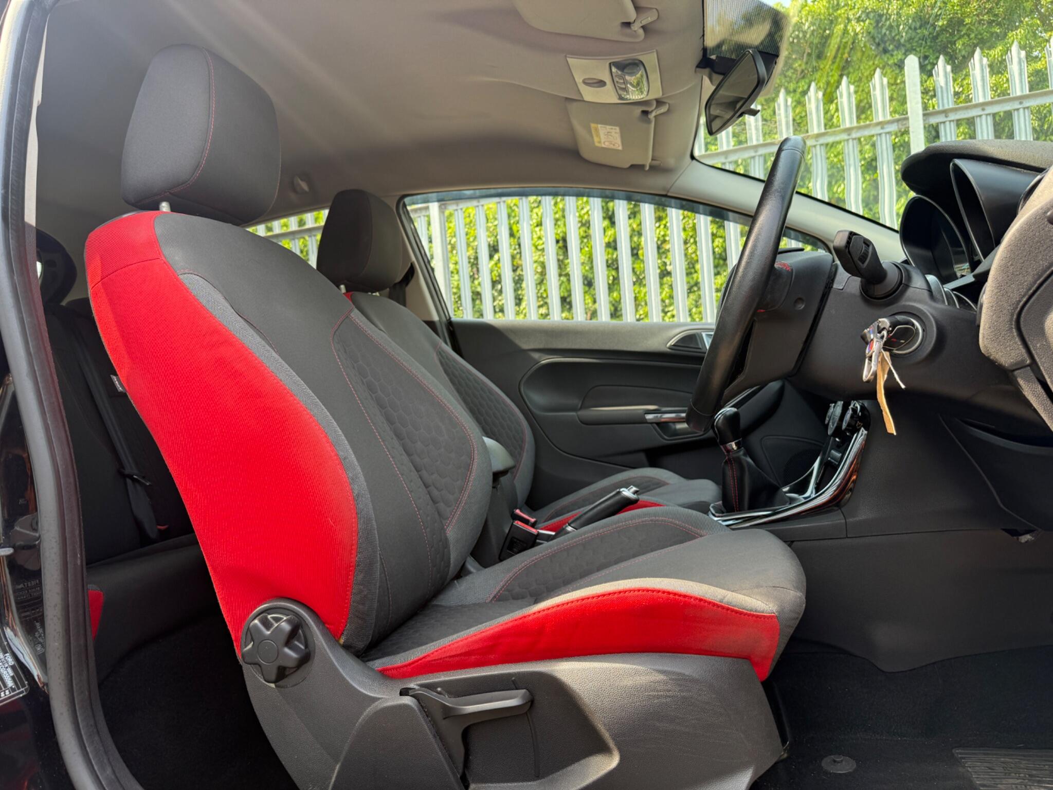 2016 Ford Fiesta image 20