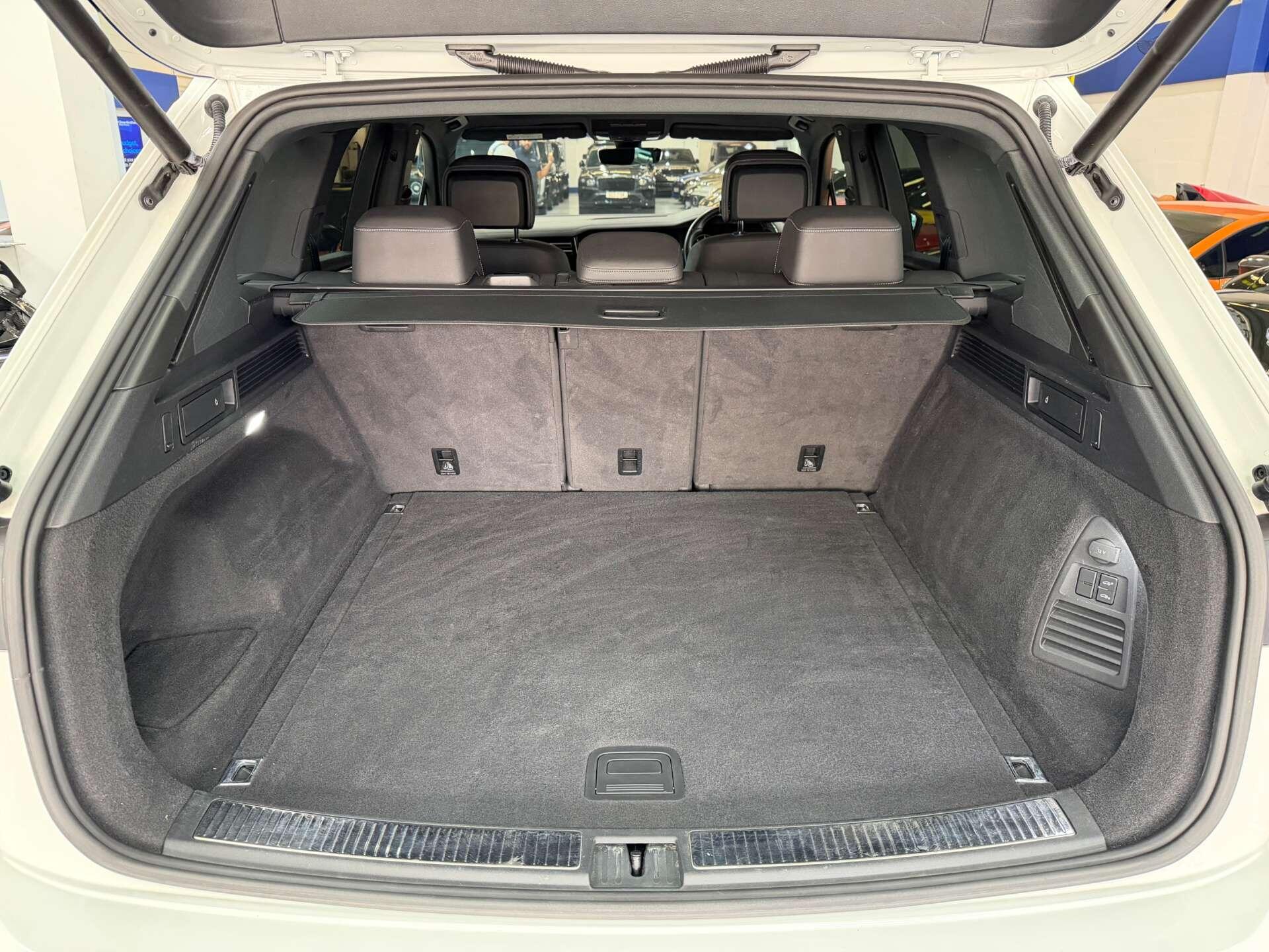 Volkswagen Touareg view 47