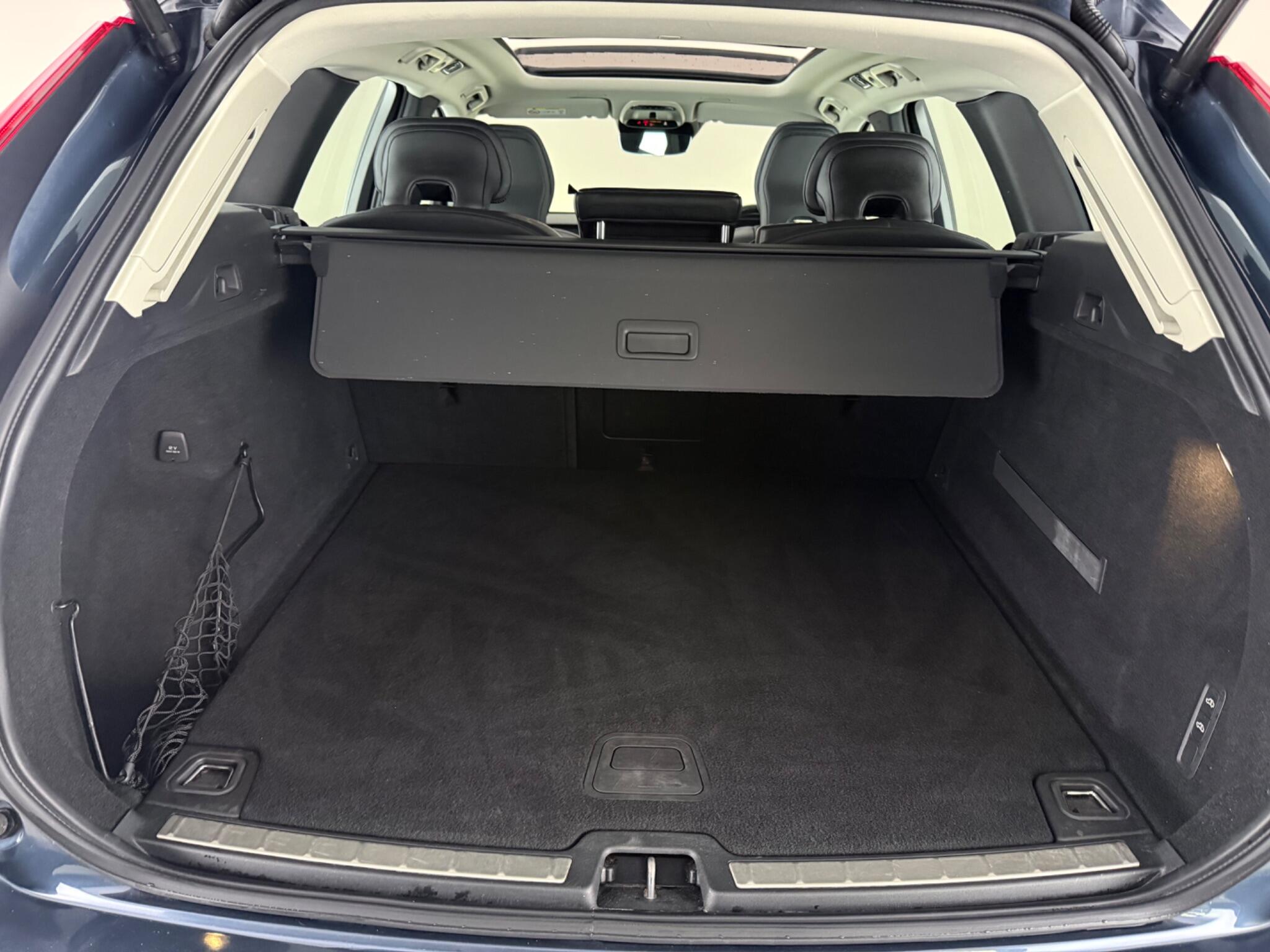 Volvo XC60 view 10