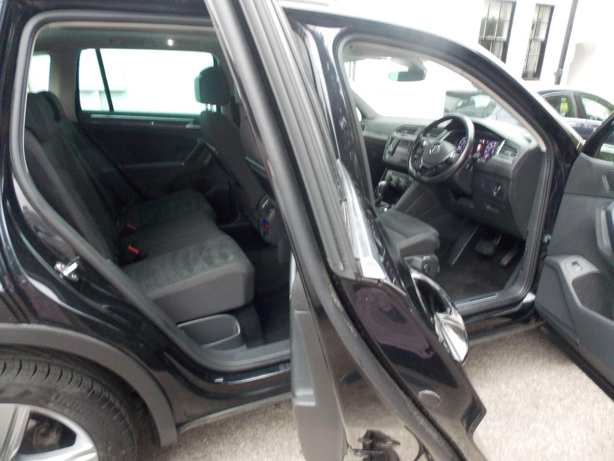 Volkswagen Tiguan view 20