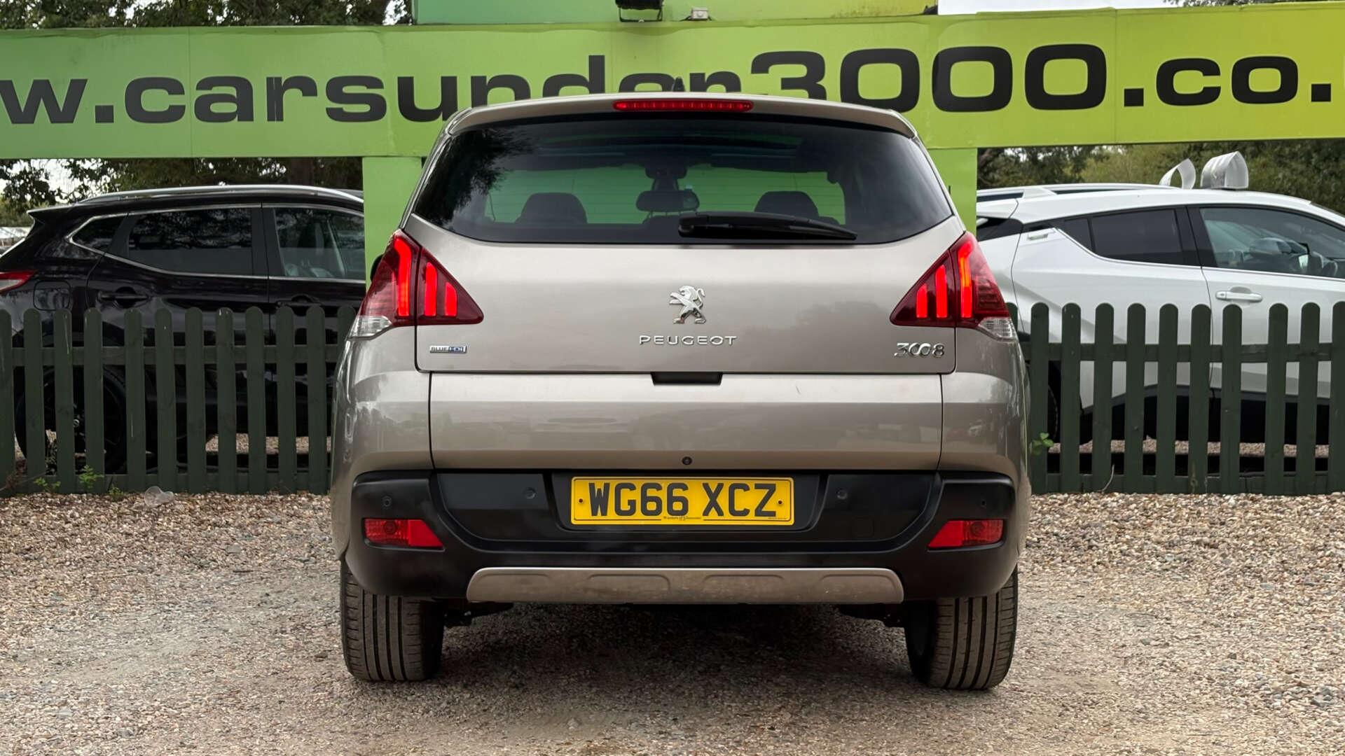 Peugeot 3008 view 9