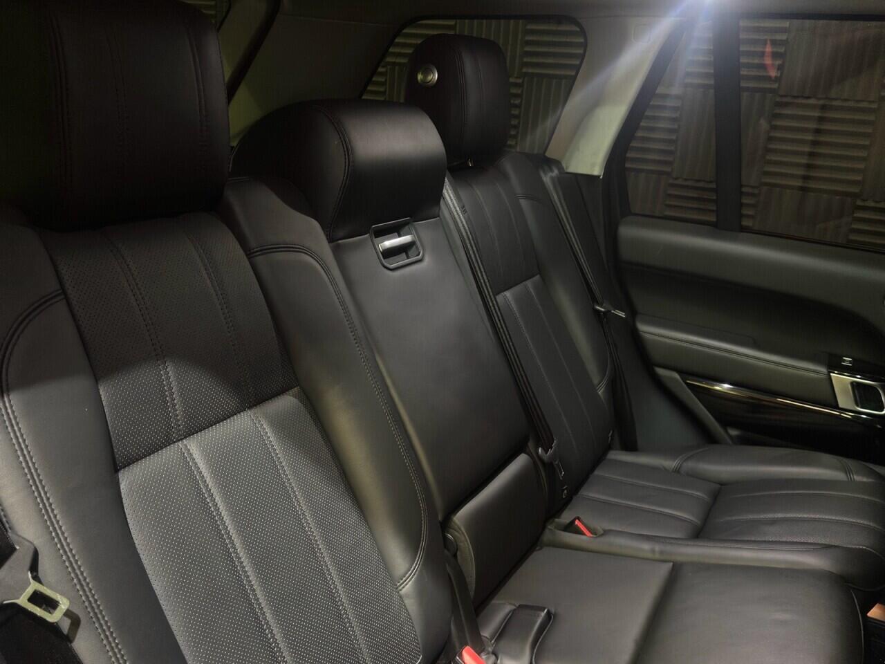 Land Rover Range Rover view 17